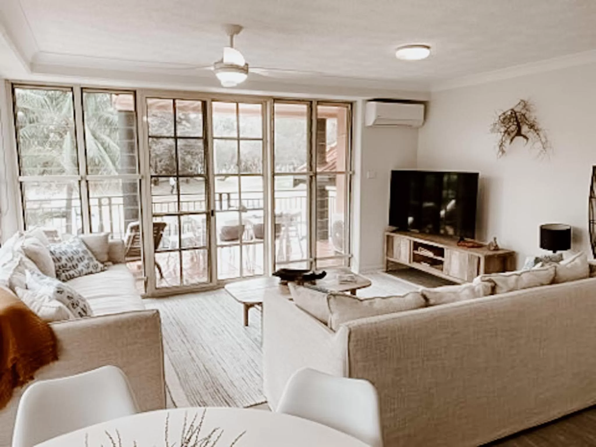 Sea Breeze on Main Beach