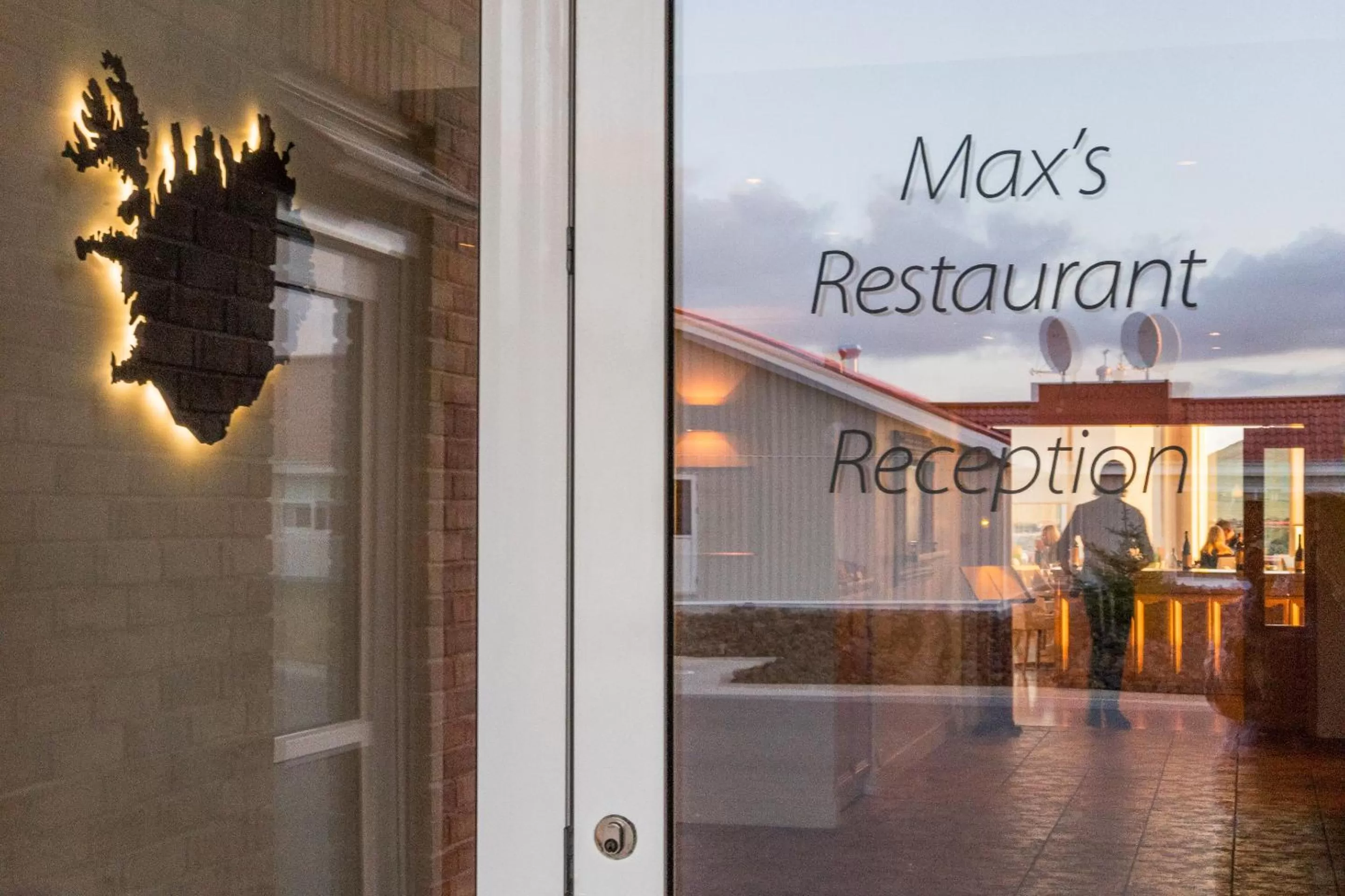 Restaurant/places to eat in Northern Light Inn