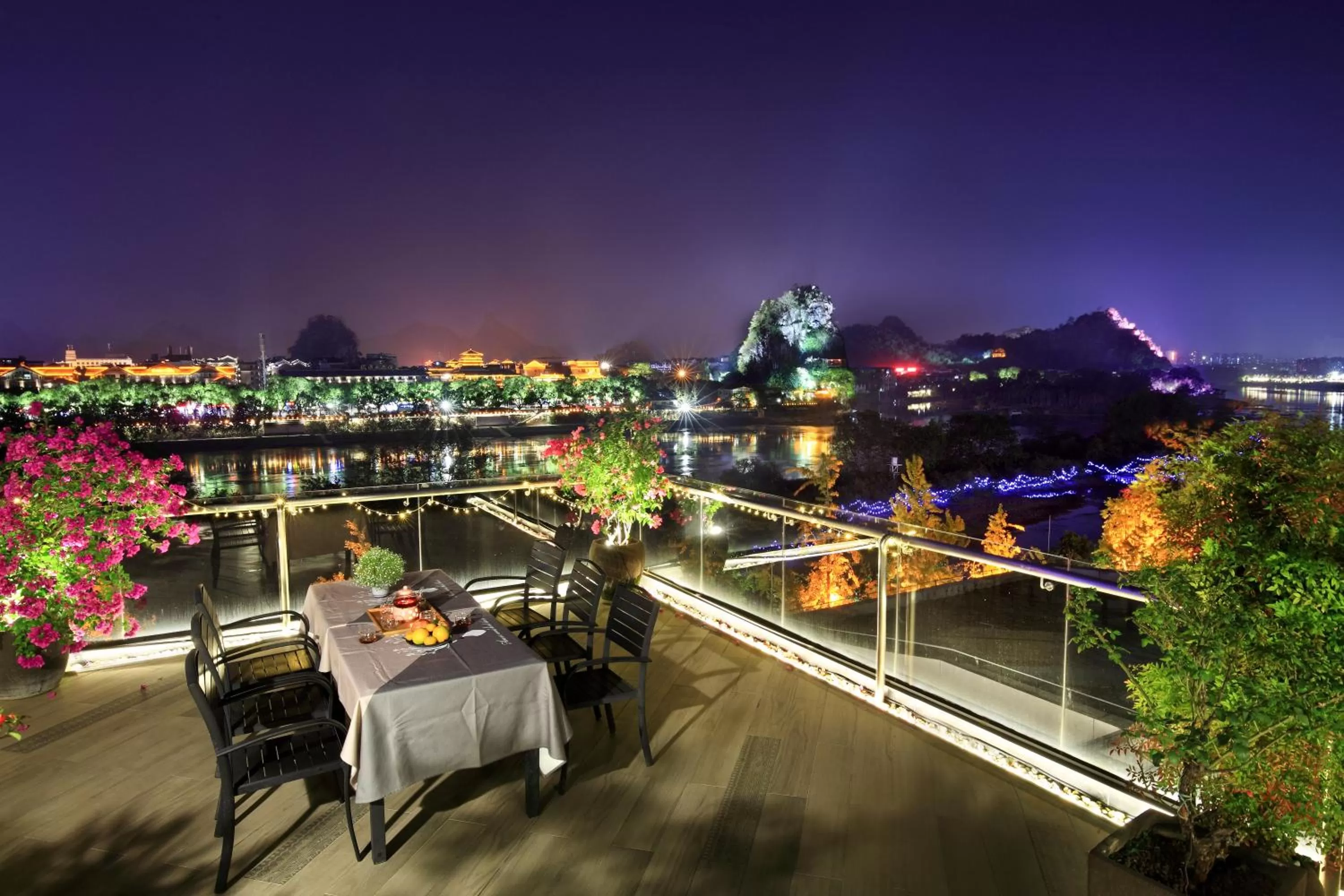 Patio in Li River Resort Villa Hotel