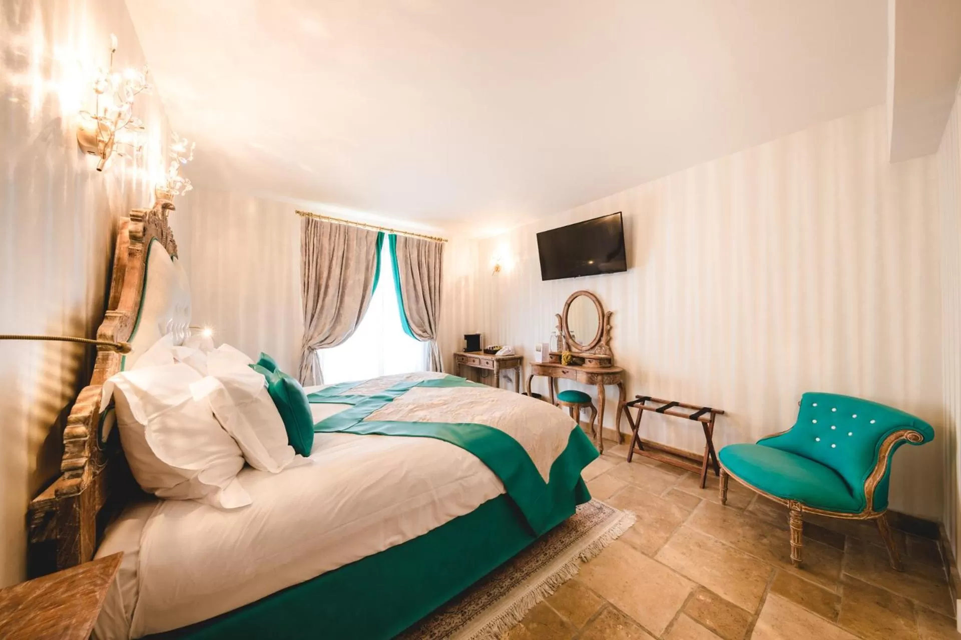 Bed in Le Petit Palais D'Aglae