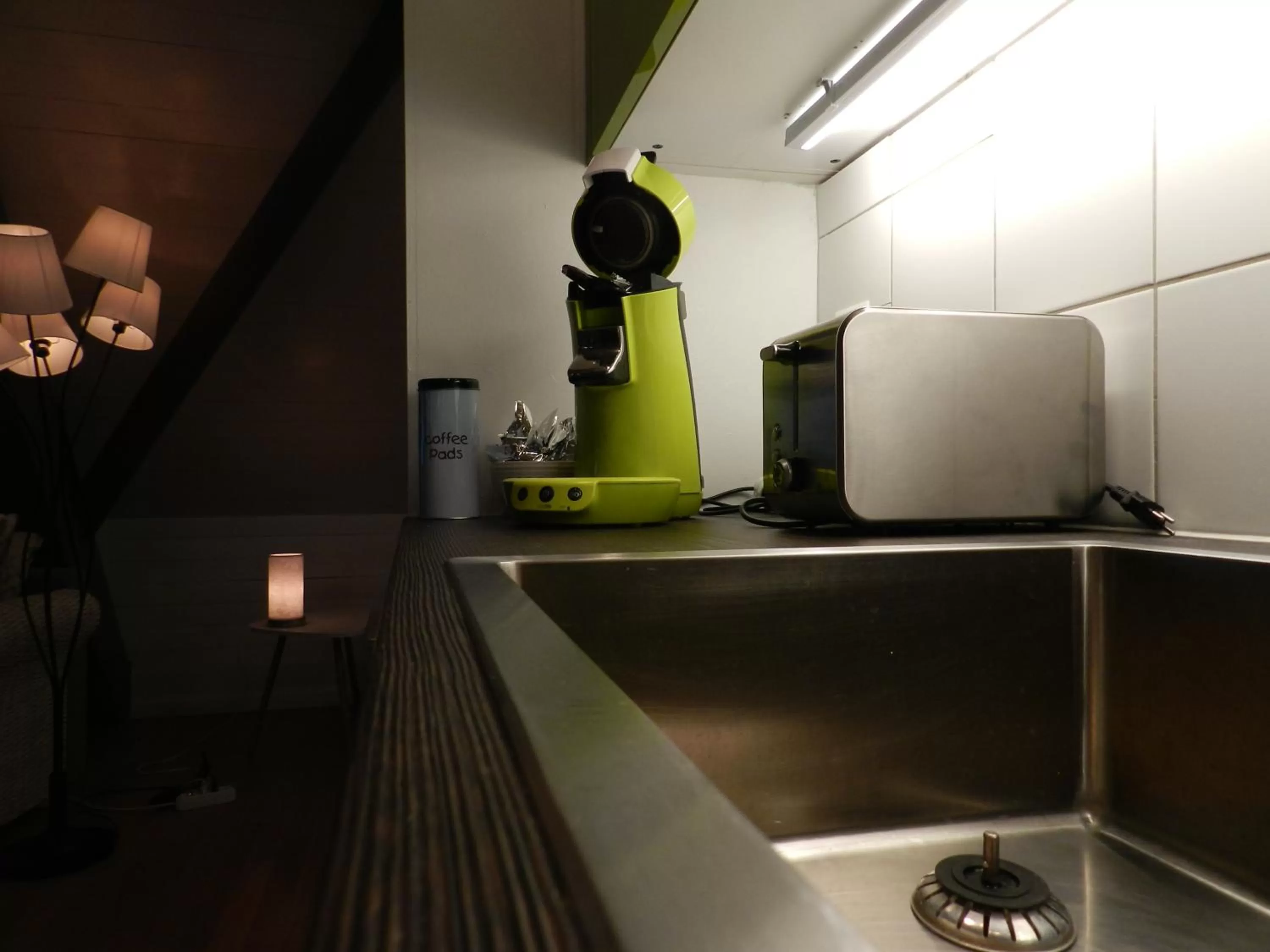 Kitchen or kitchenette, Kitchen/Kitchenette in Blue Wall BnB