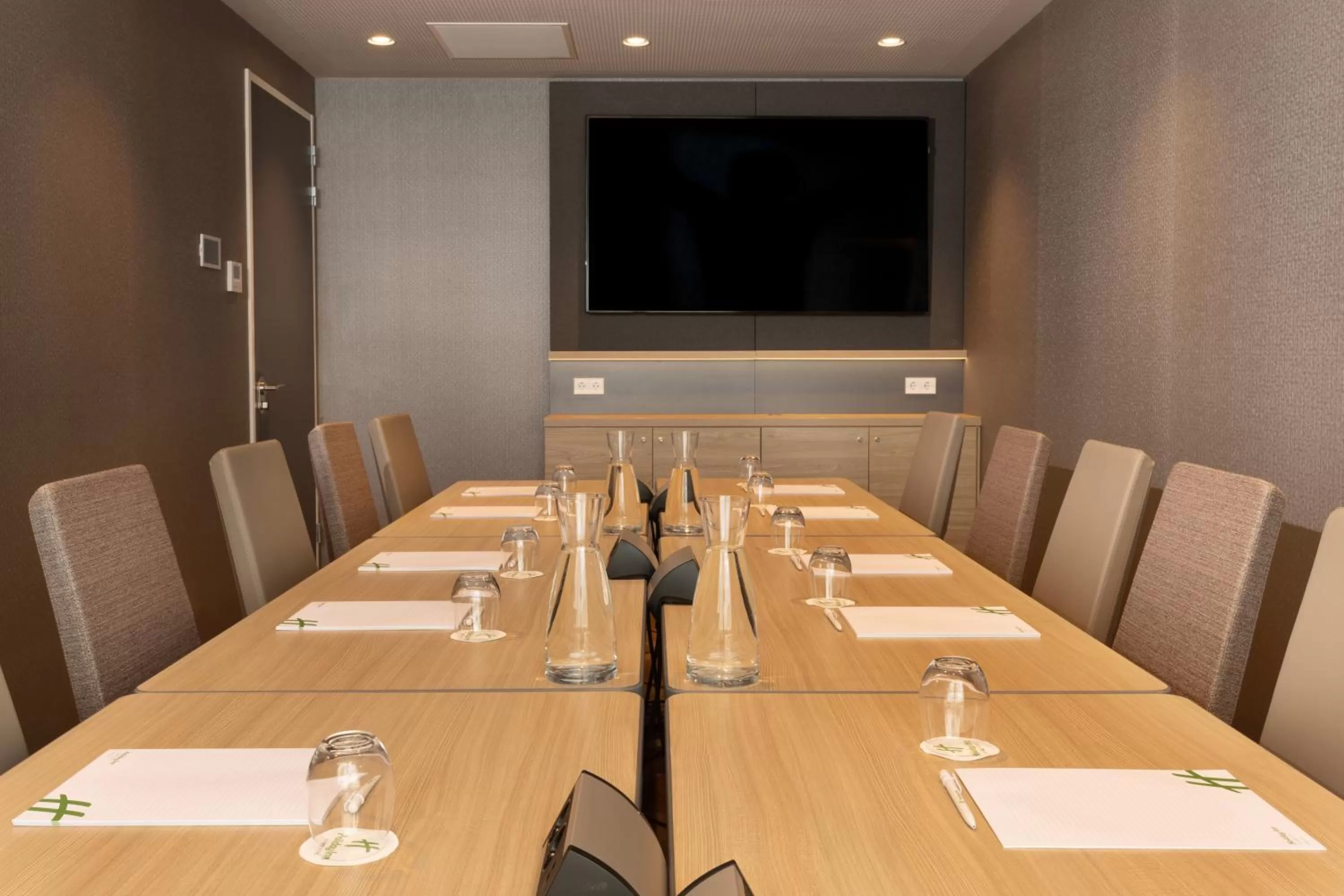 Meeting/conference room in Holiday Inn - Eindhoven Airport by IHG