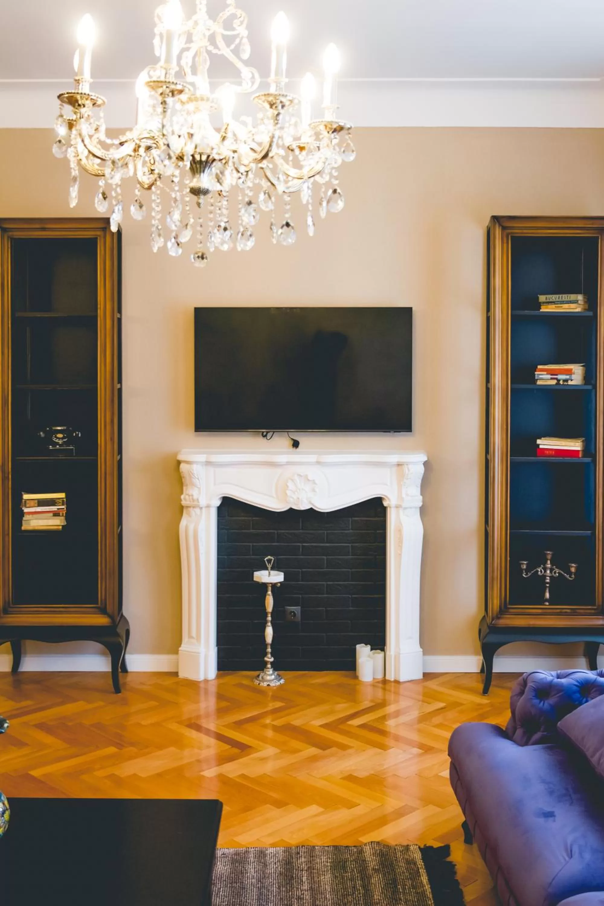 Living room, TV/Entertainment Center in MAGISTER seven