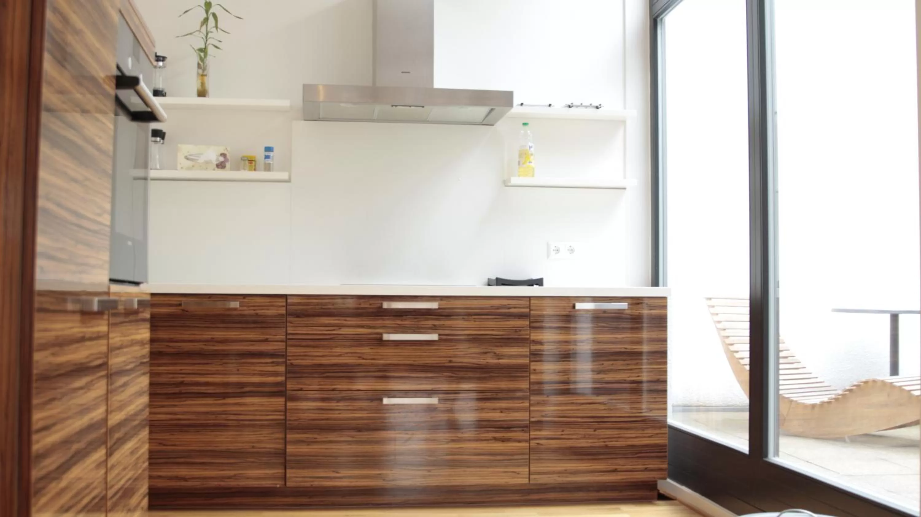 Kitchen or kitchenette in Five Elements Hostel & Capsules Leipzig