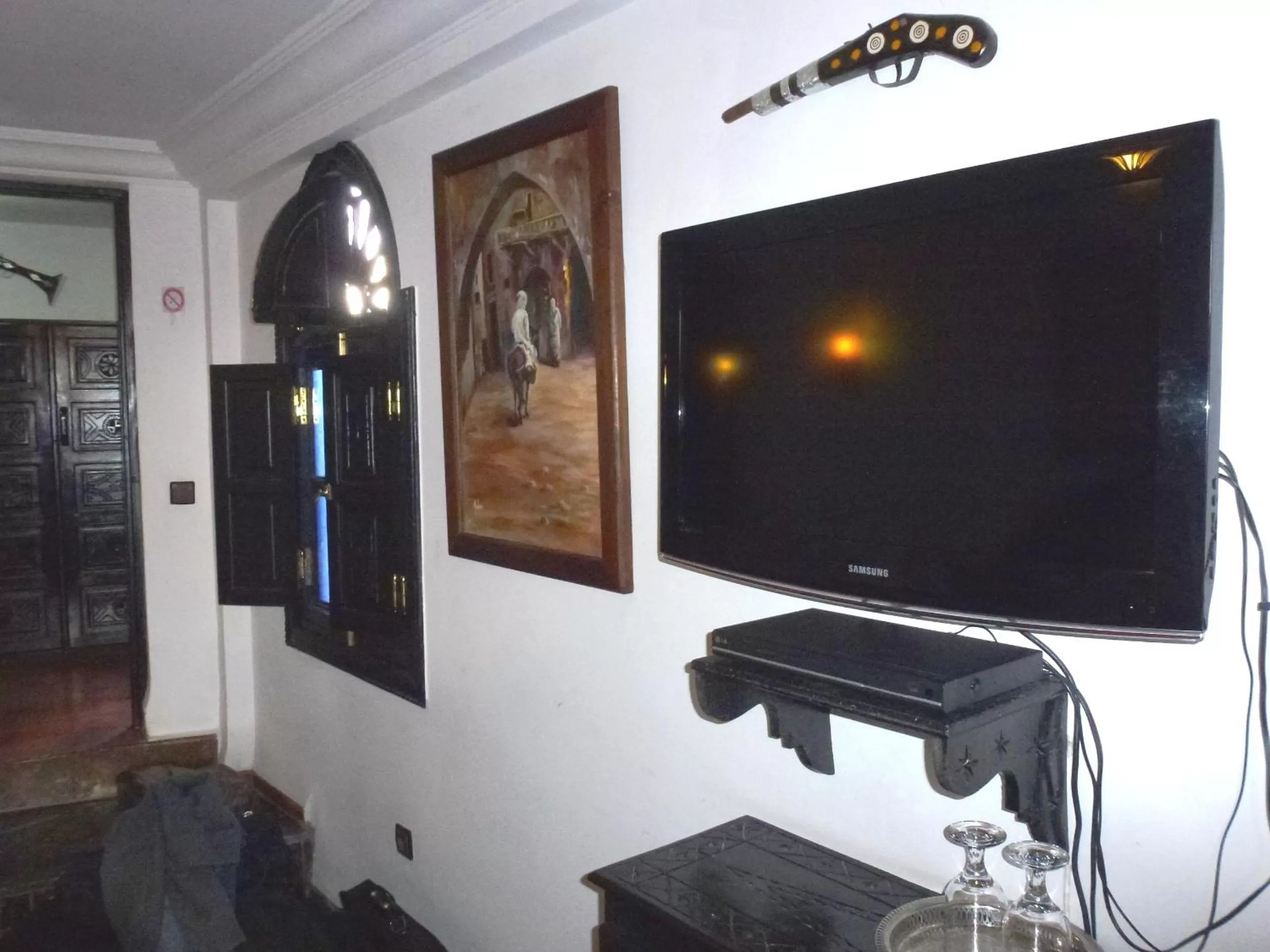 TV and multimedia, TV/Entertainment Center in Ryad Laârouss