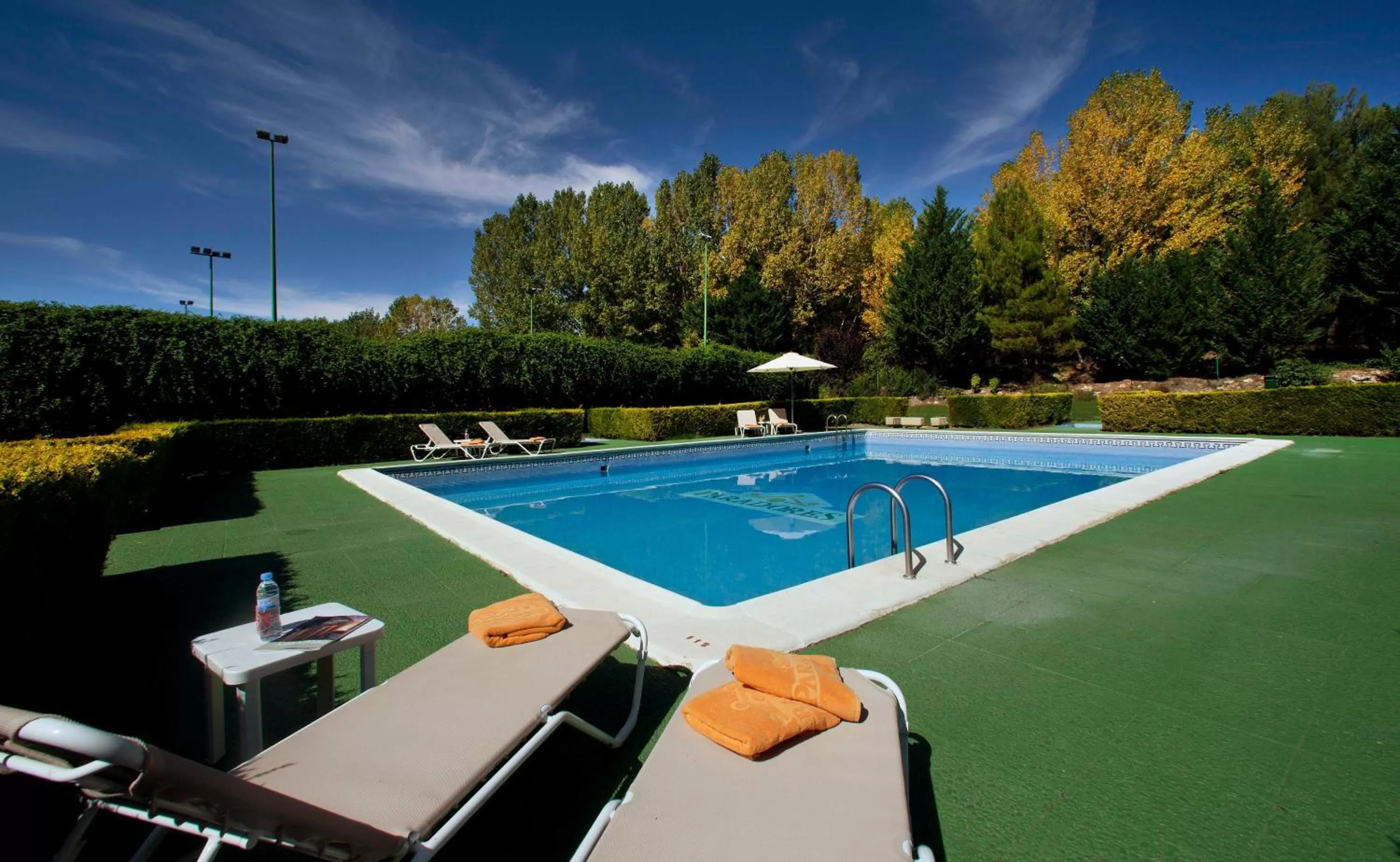 Swimming pool in Parador de Teruel