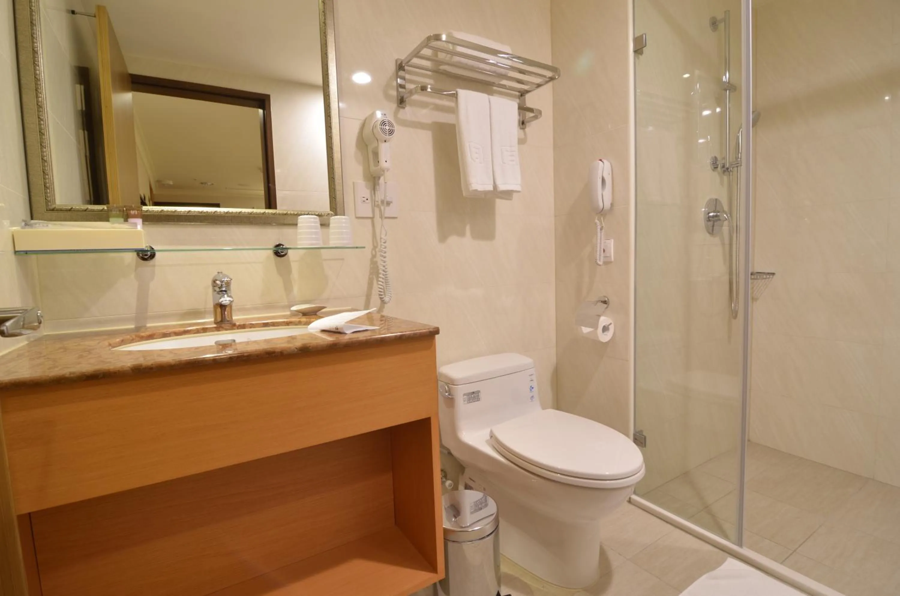 Bathroom in Fuward Hotel Tainan