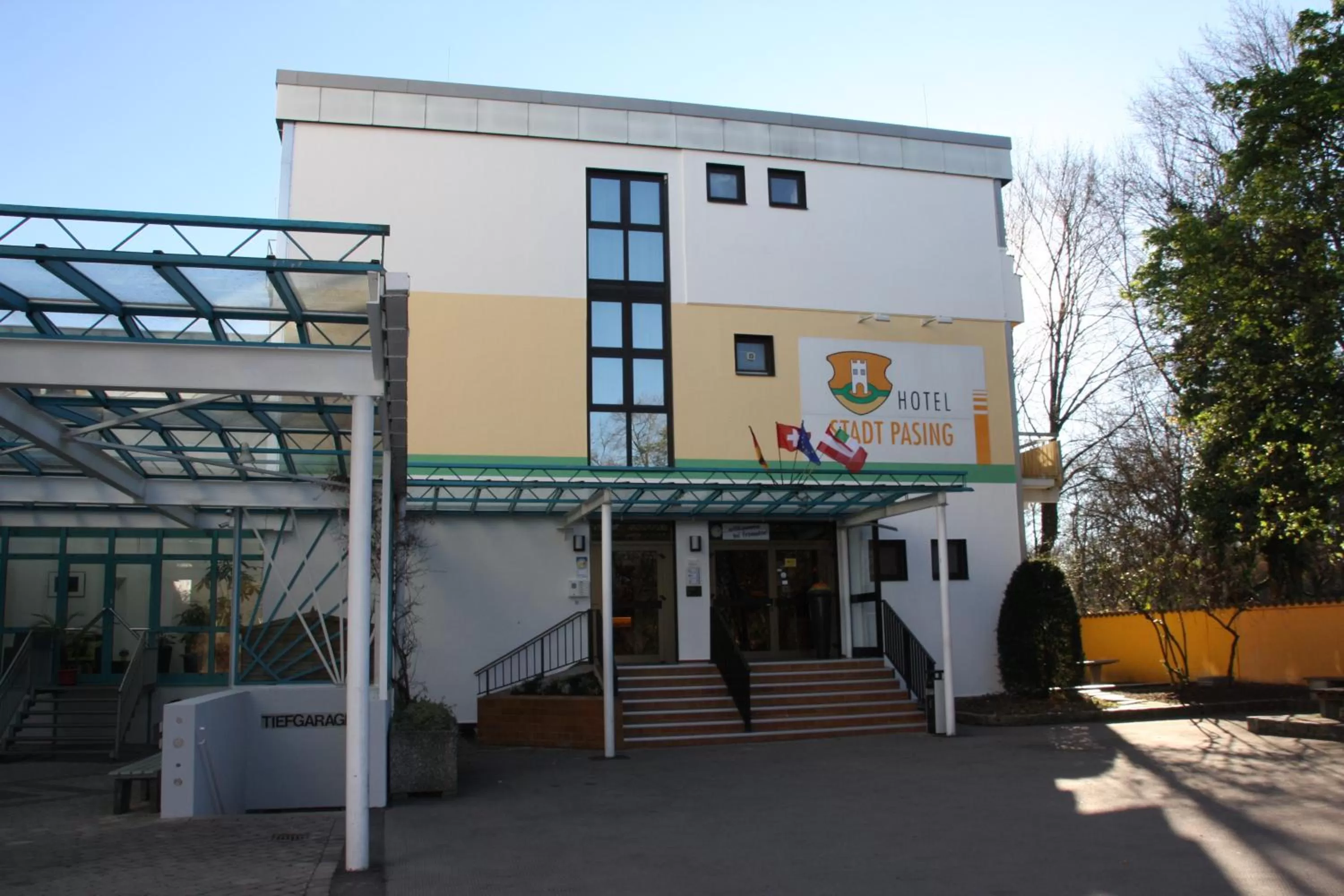Property building in Hotel Stadt Pasing