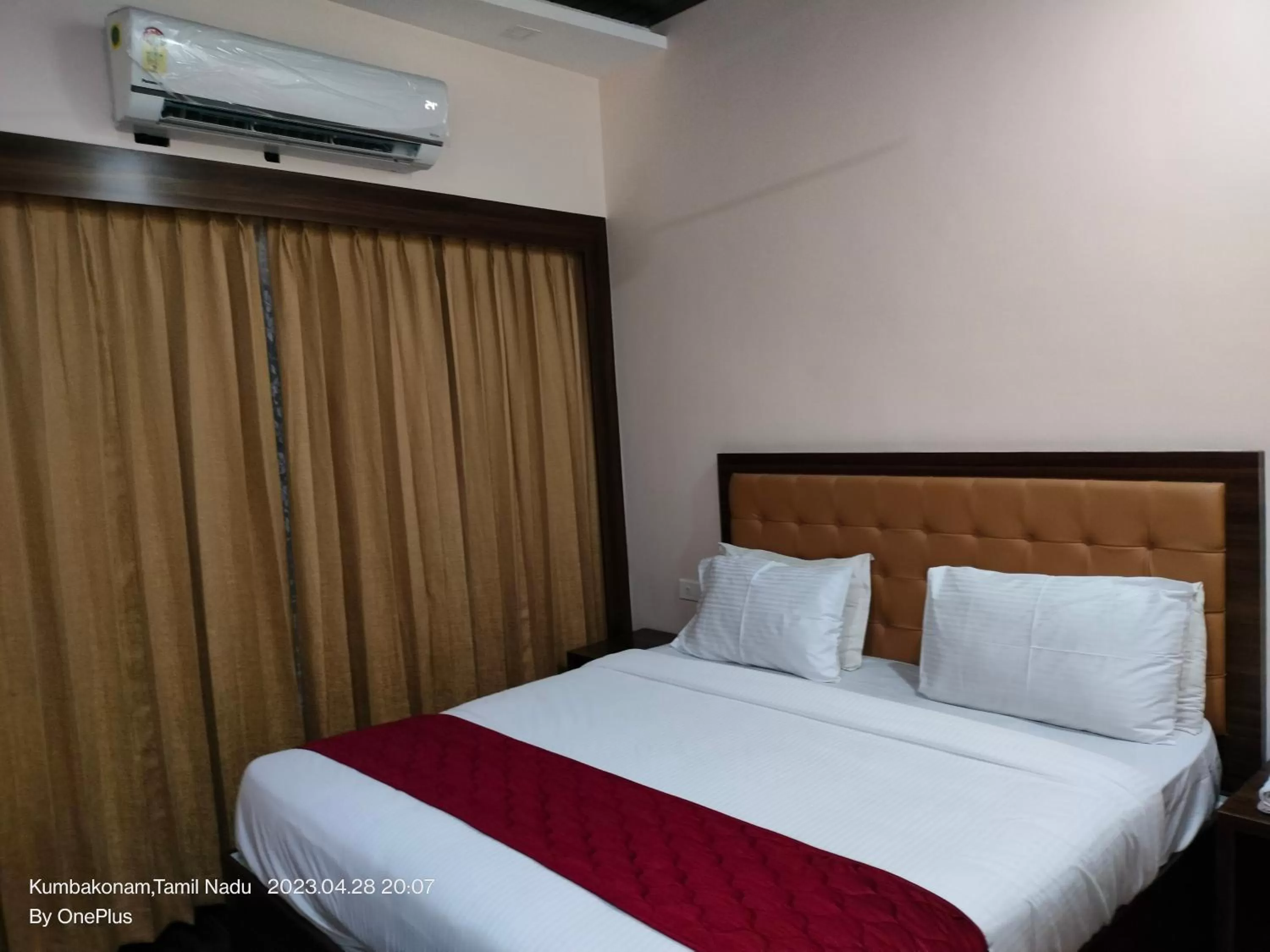 Bedroom, Bed in Sivamurugan Hotels