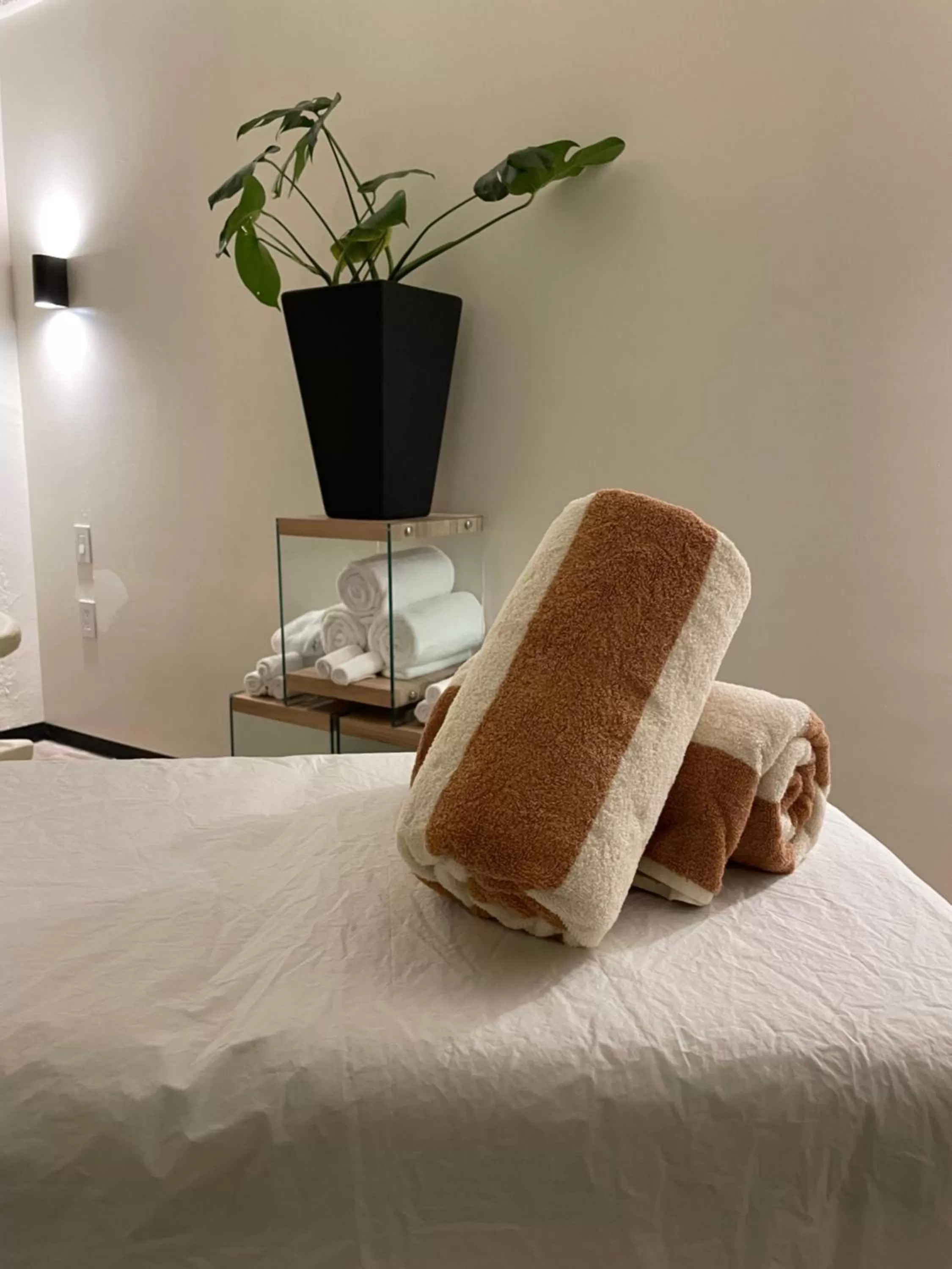 Massage, Bed in Joint Boutique Hotel
