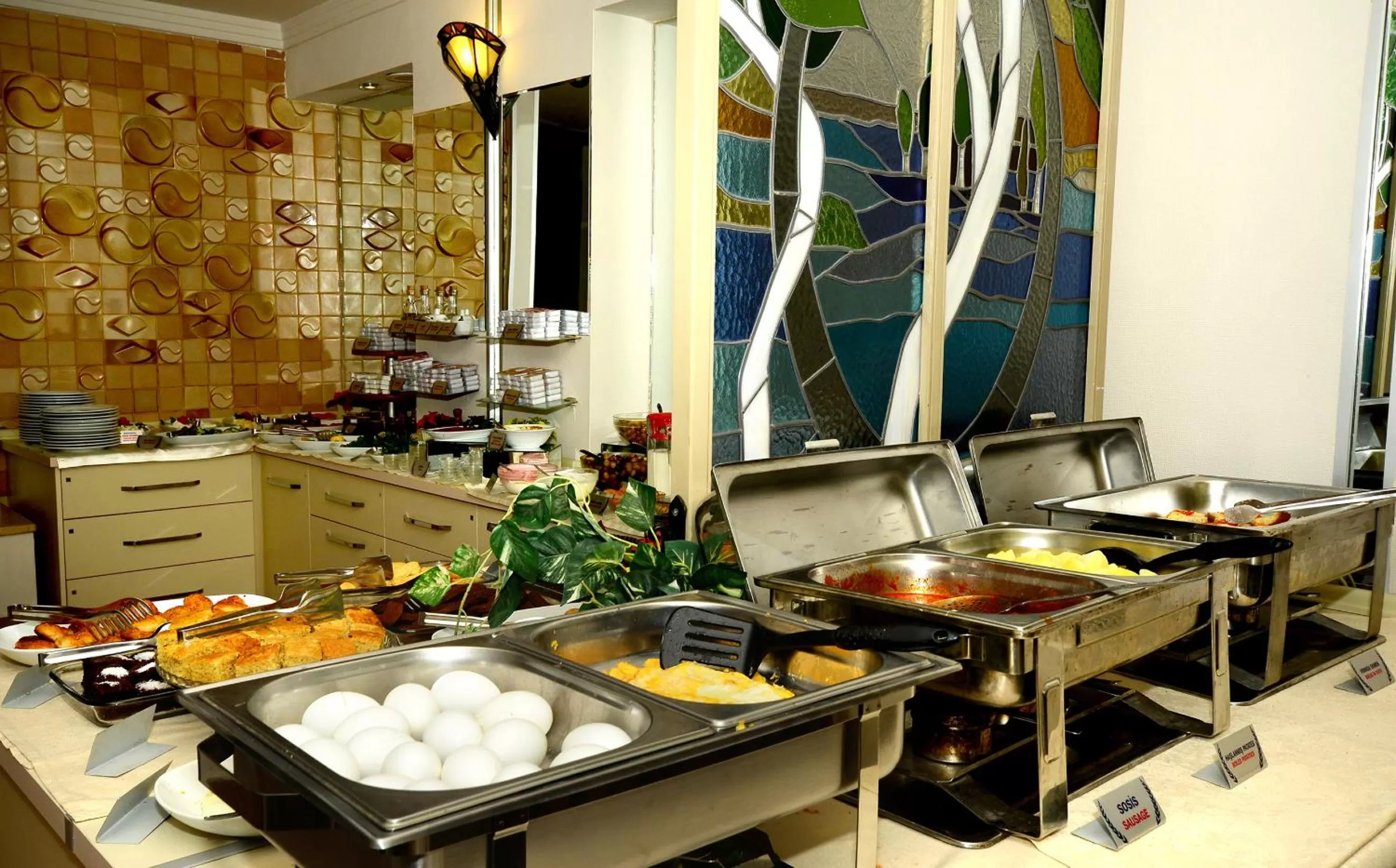 Buffet breakfast in Anzac Hotel