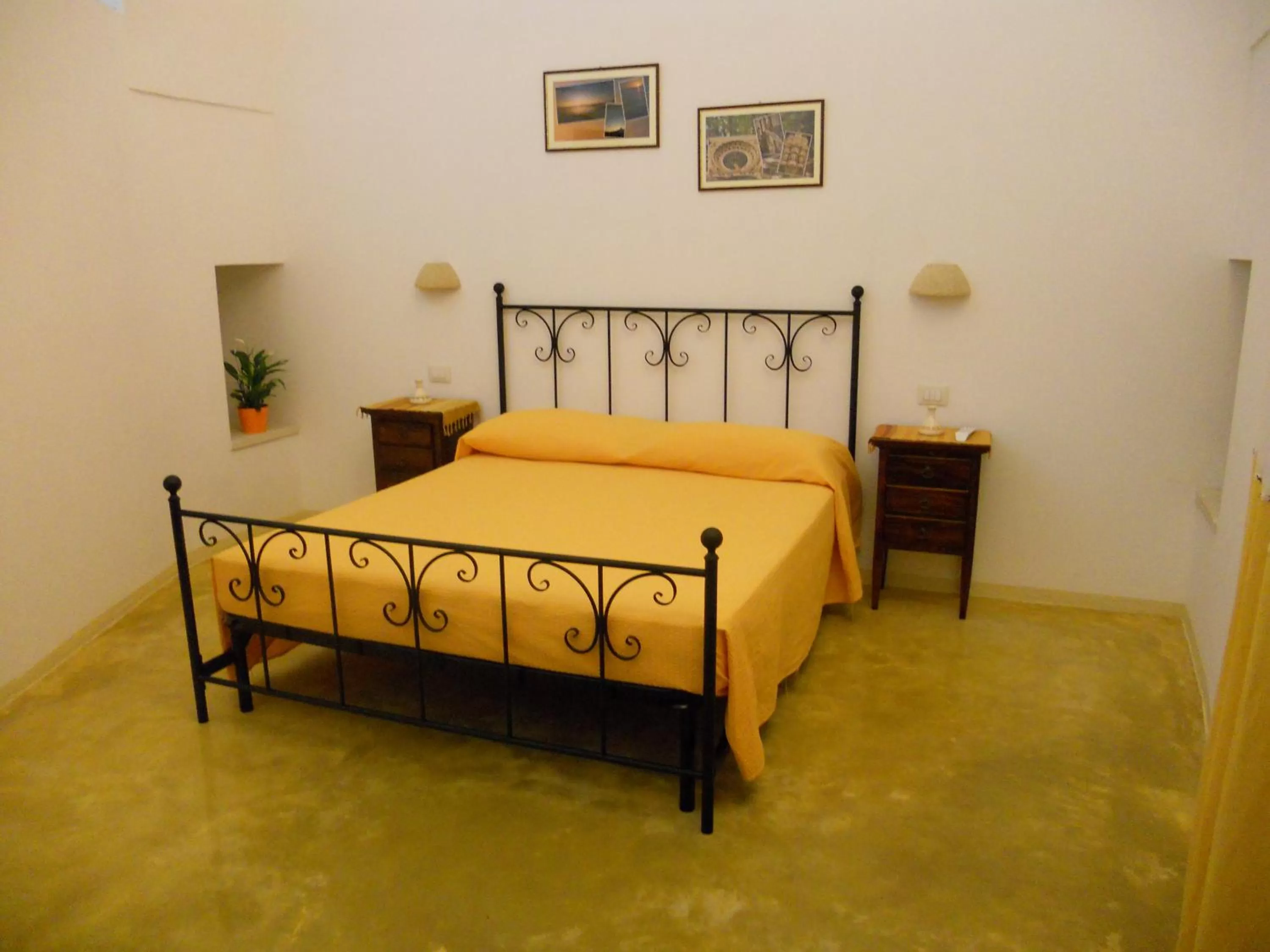 Bed in B&B La Garolla