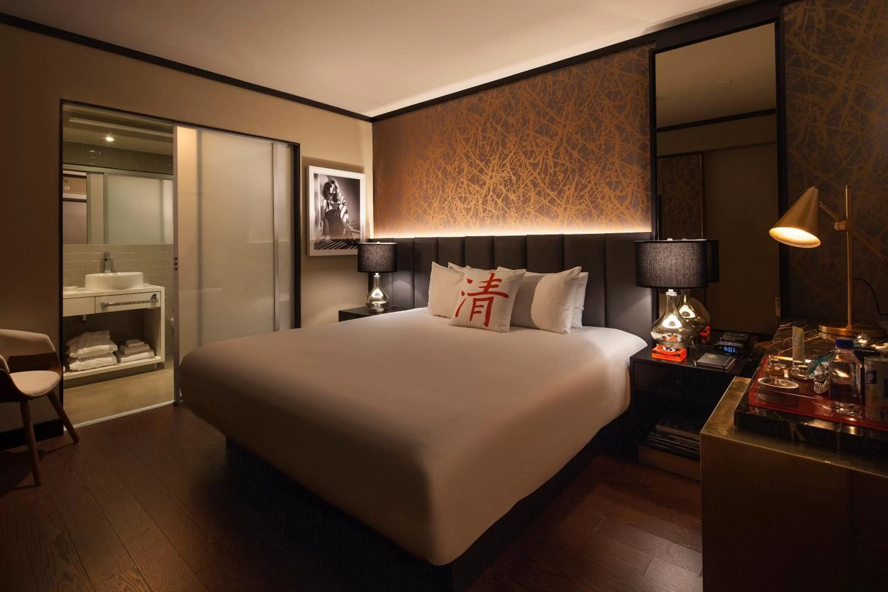 Bed in Cachet Boutique Hotel NYC