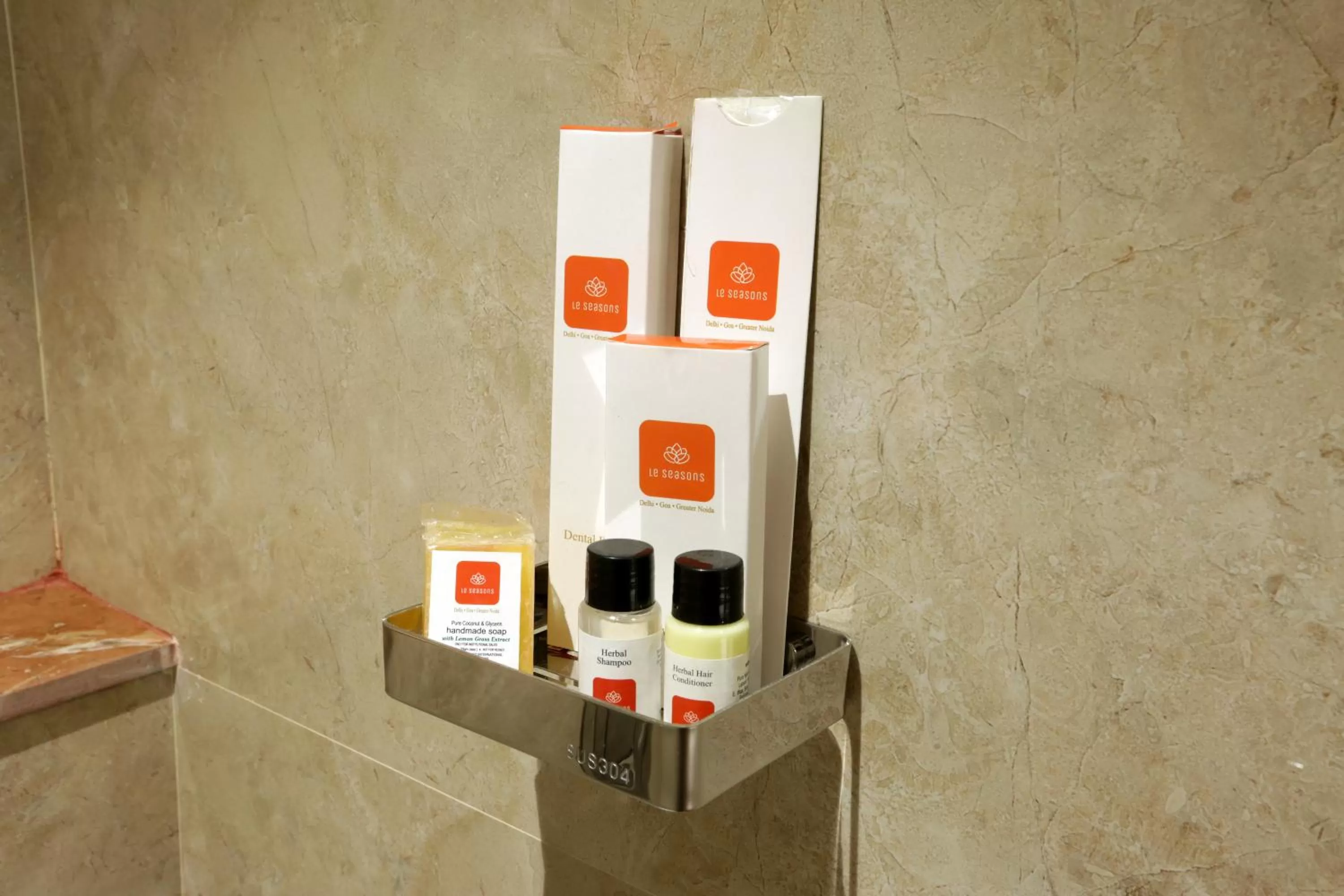 Shower in Le Seasons Resort