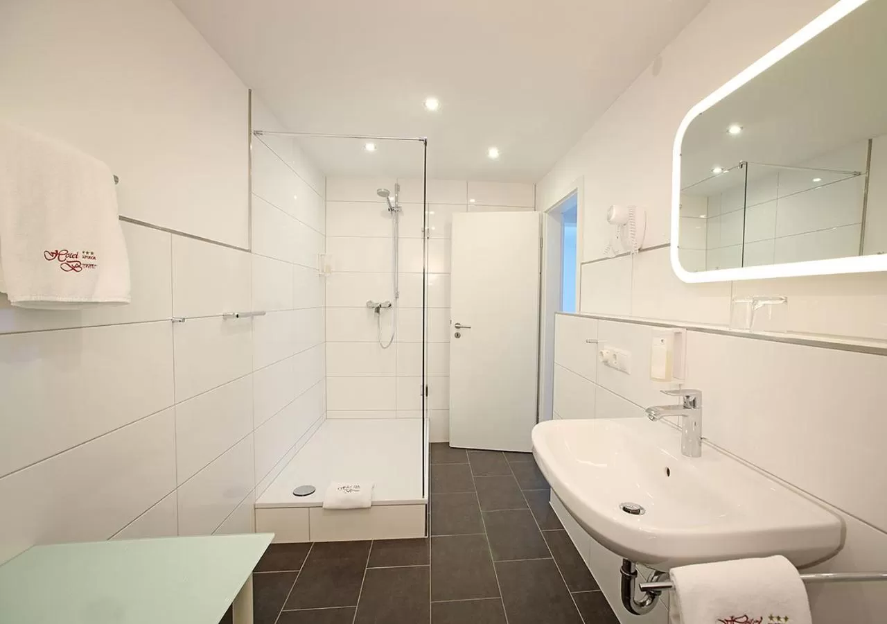 Bathroom in Hotel Brenner
