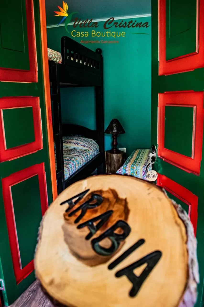 Text overlay, Bunk Bed in Villa Cristina - Casa Boutique