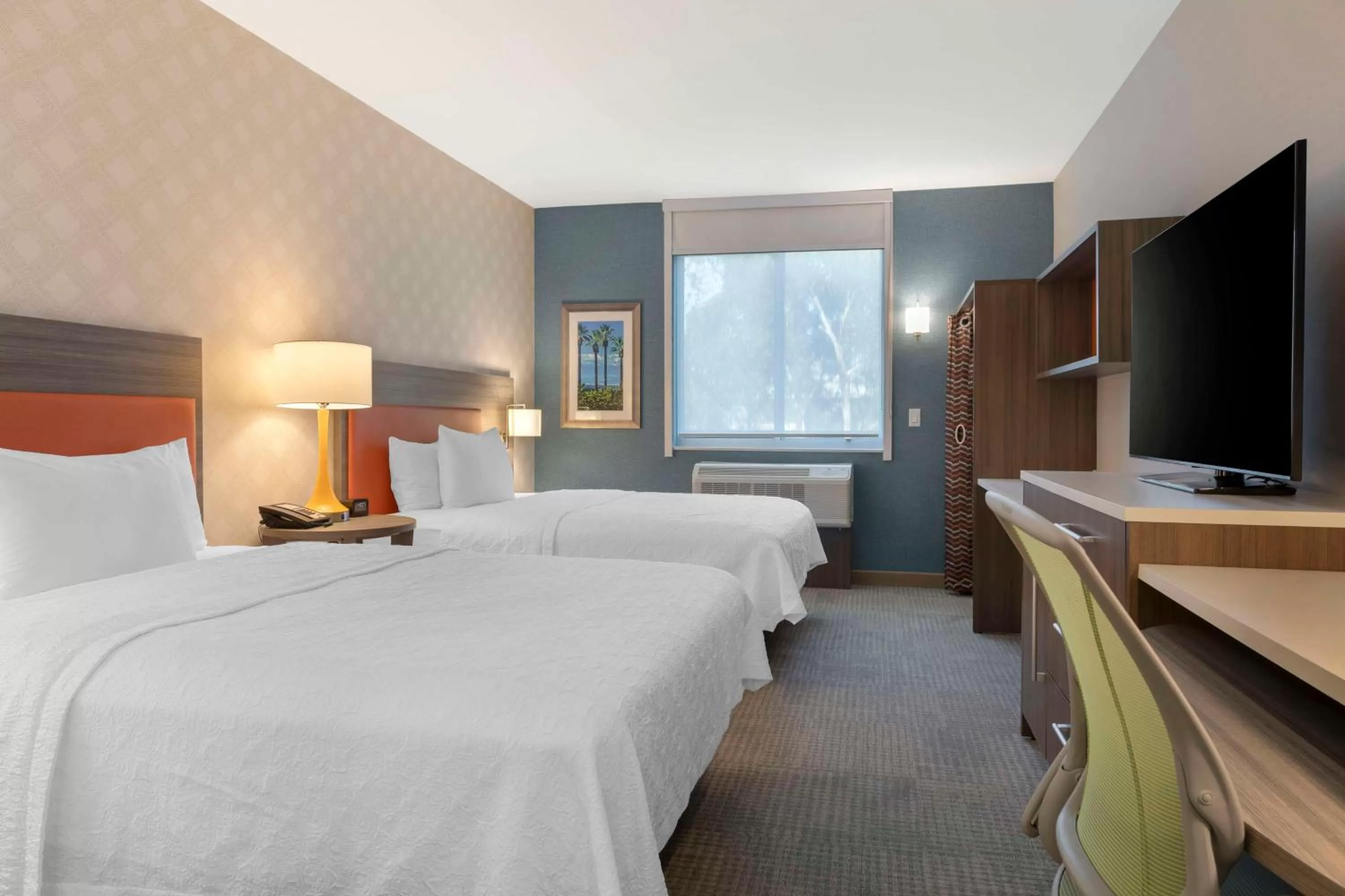 Bedroom, Bed in Home2 Suites By Hilton Redlands