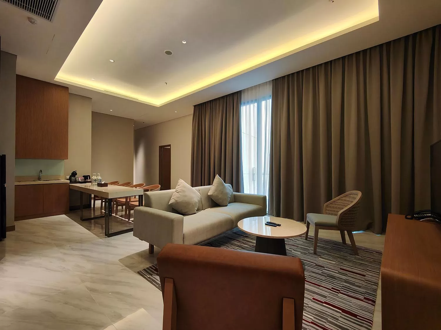 TV and multimedia, Bed in Ra Suites Simatupang