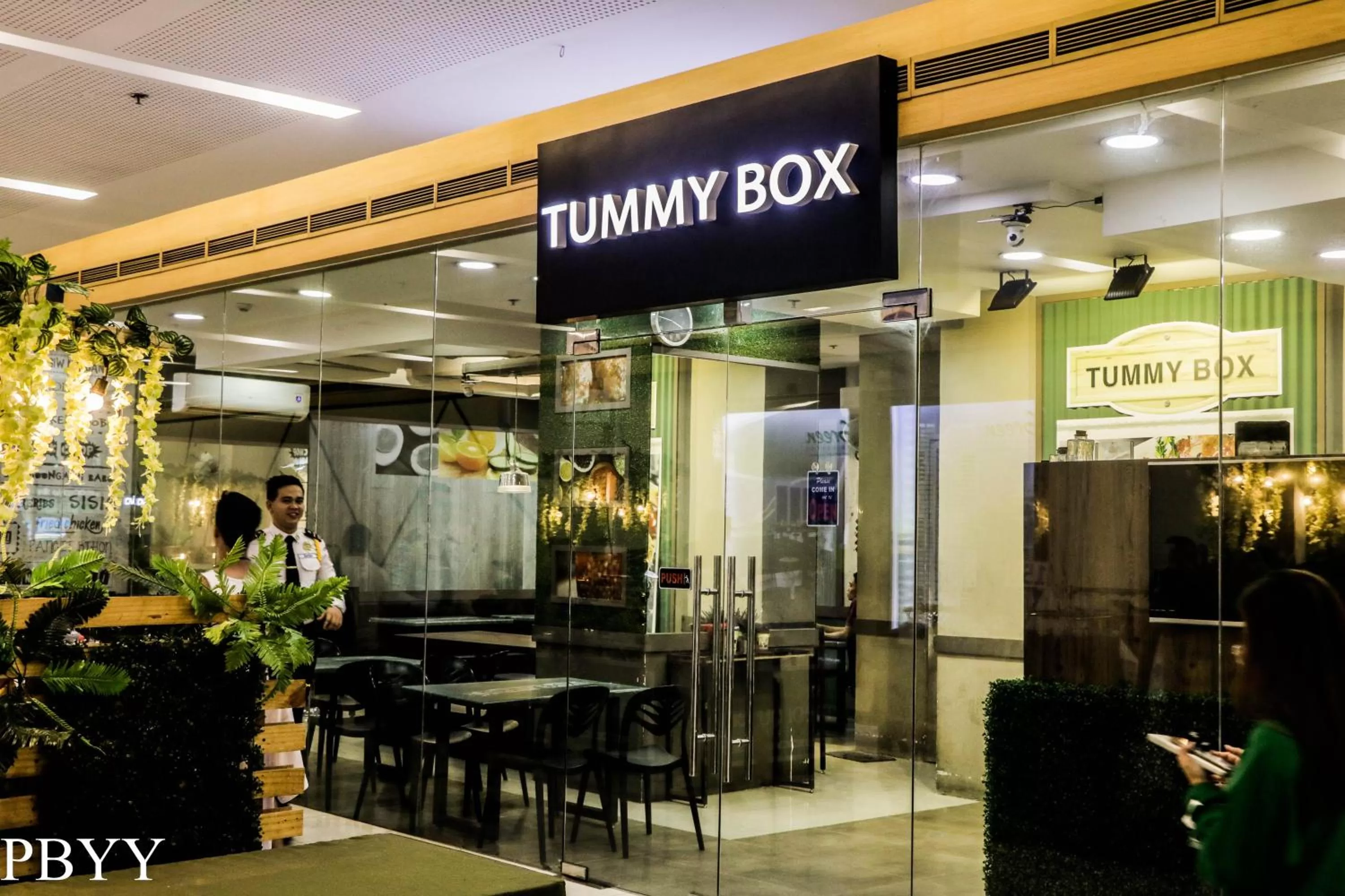 Food and drinks in Green Residences Stays by PBYY