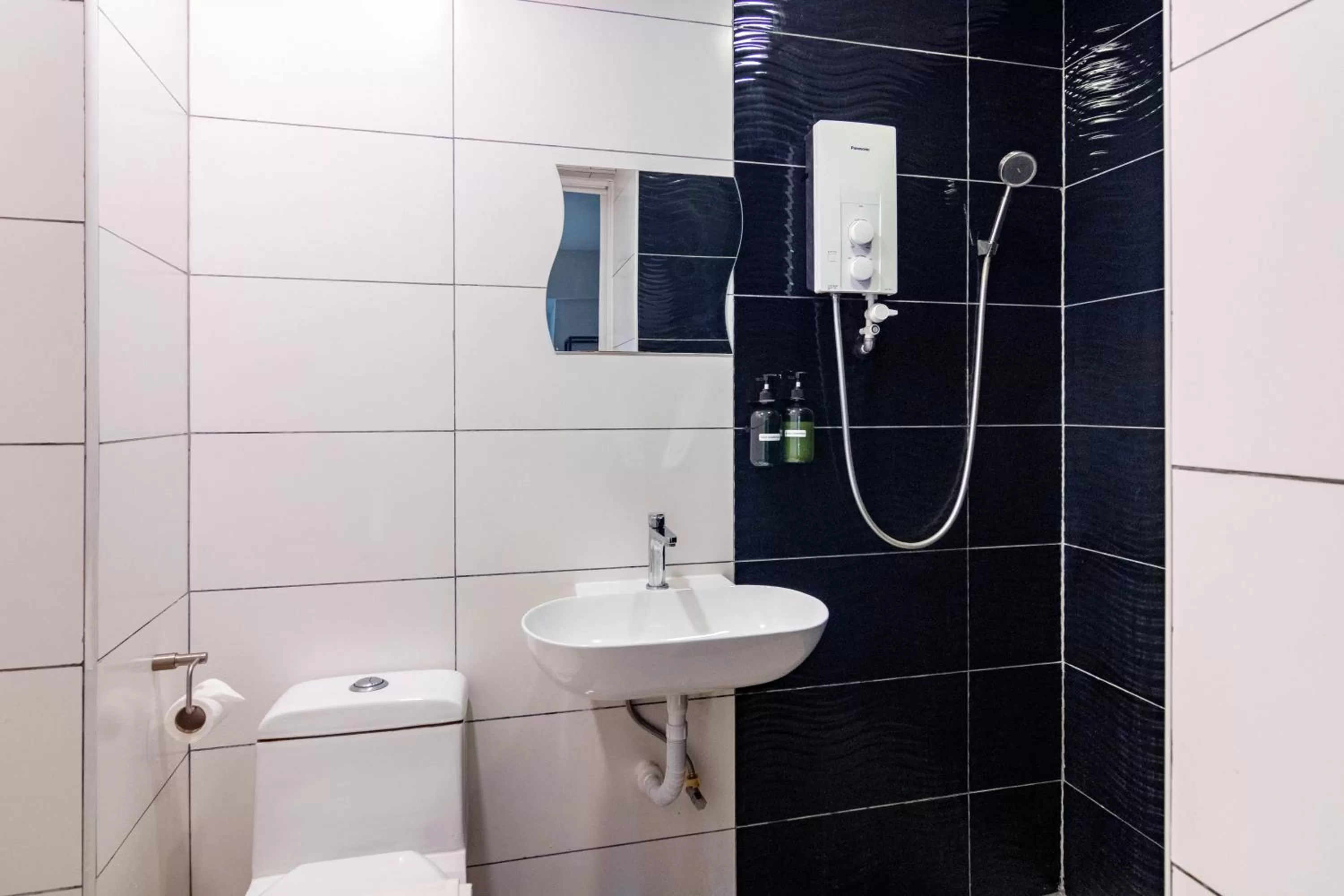 Shower, Bathroom in Ink Hotel by ALV