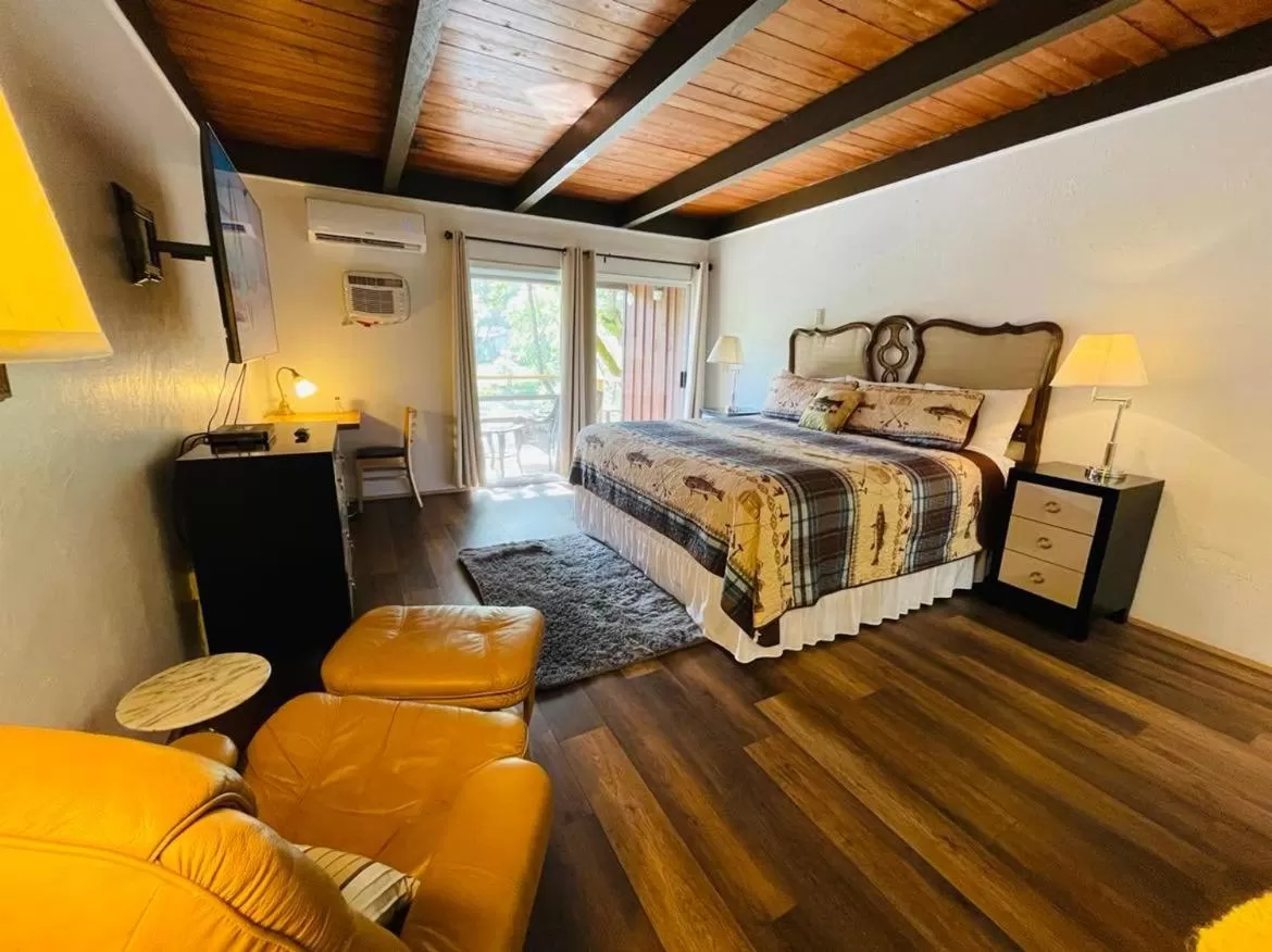 Bed in Riverfront Lodging