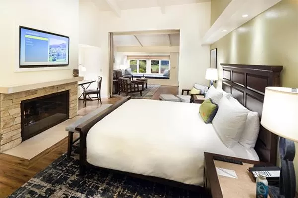 Bed in The Quail Lodge