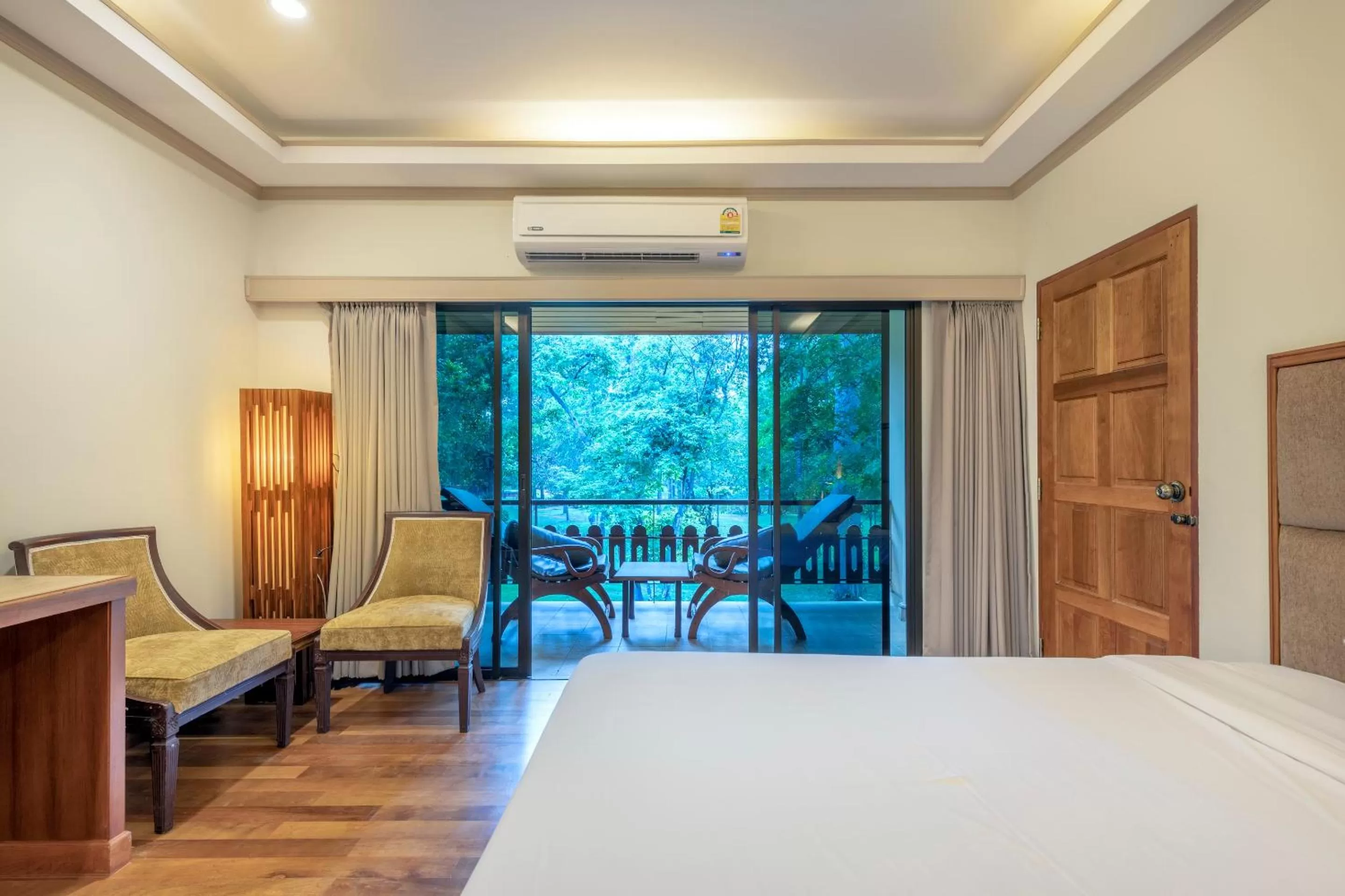 Bedroom, Bed in Vana Varin Resort