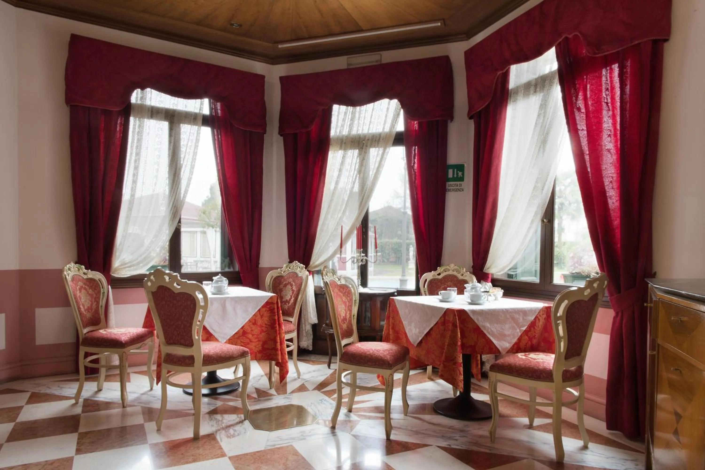 Restaurant/places to eat in Hotel Villa Stucky