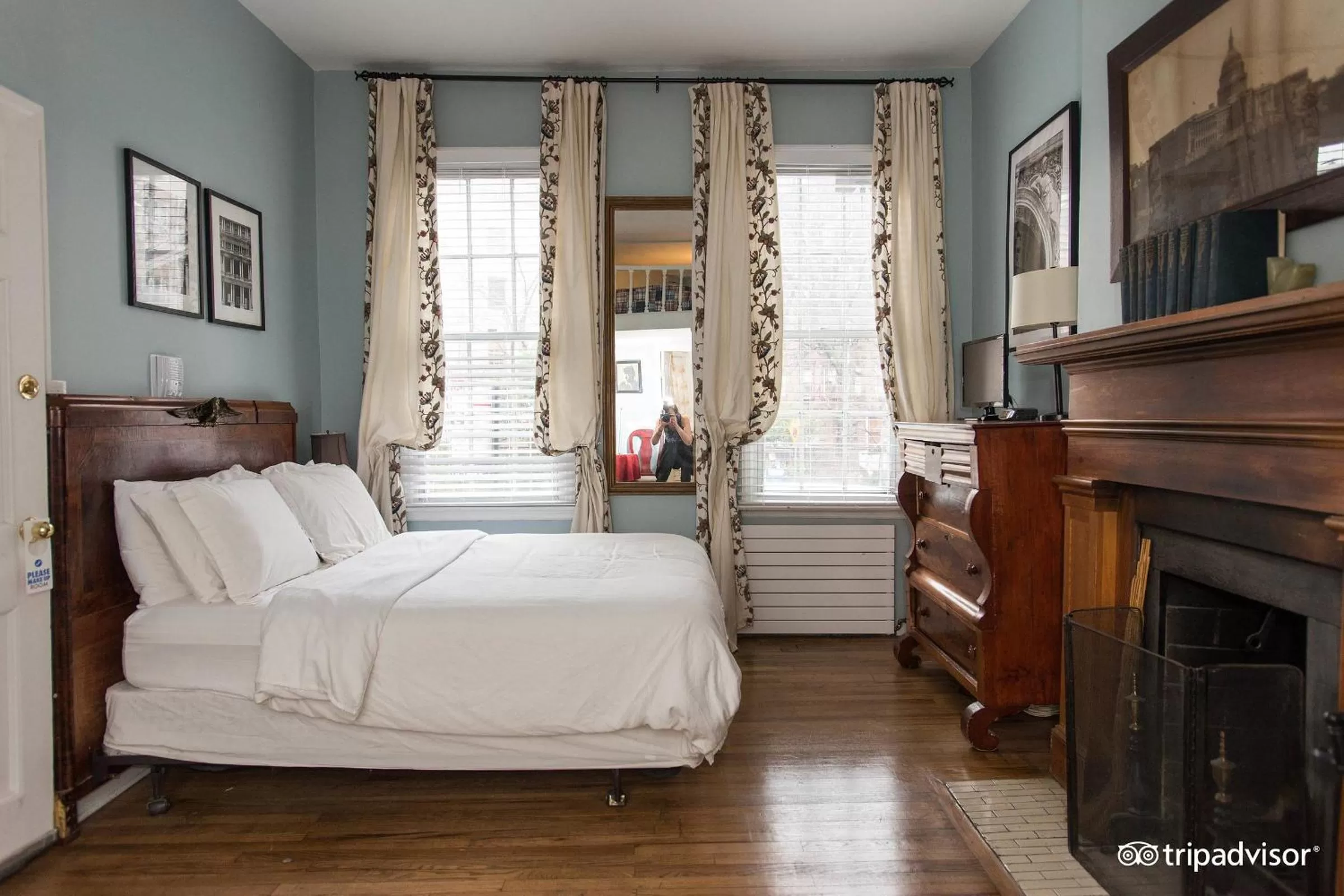 Photo of the whole room, Bed in Incentra Village Hotel