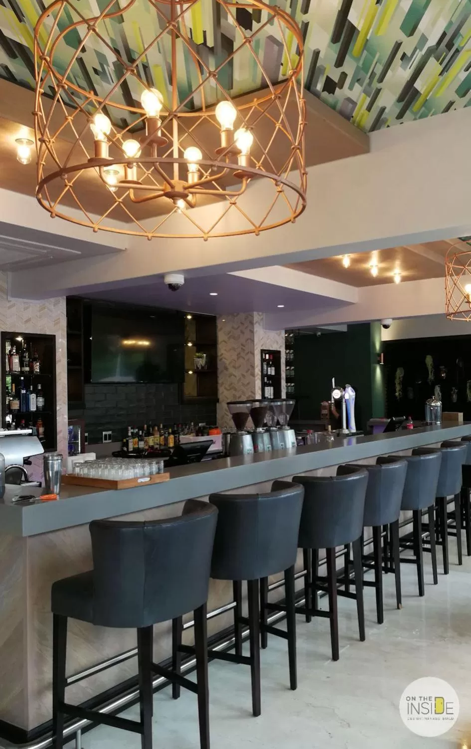 Restaurant/places to eat in Belaire Suites Hotel