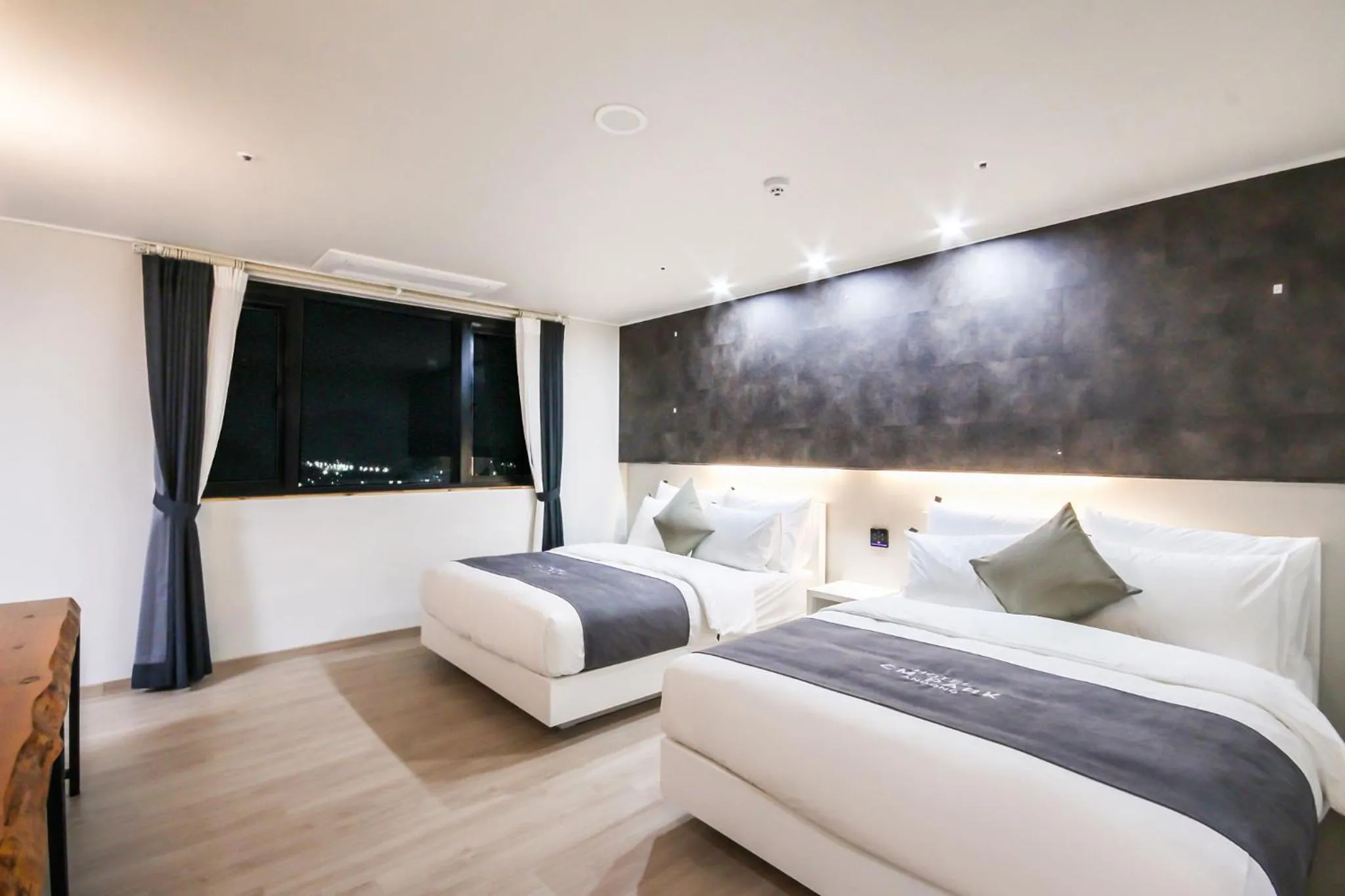 Bed in CM Park Hotel