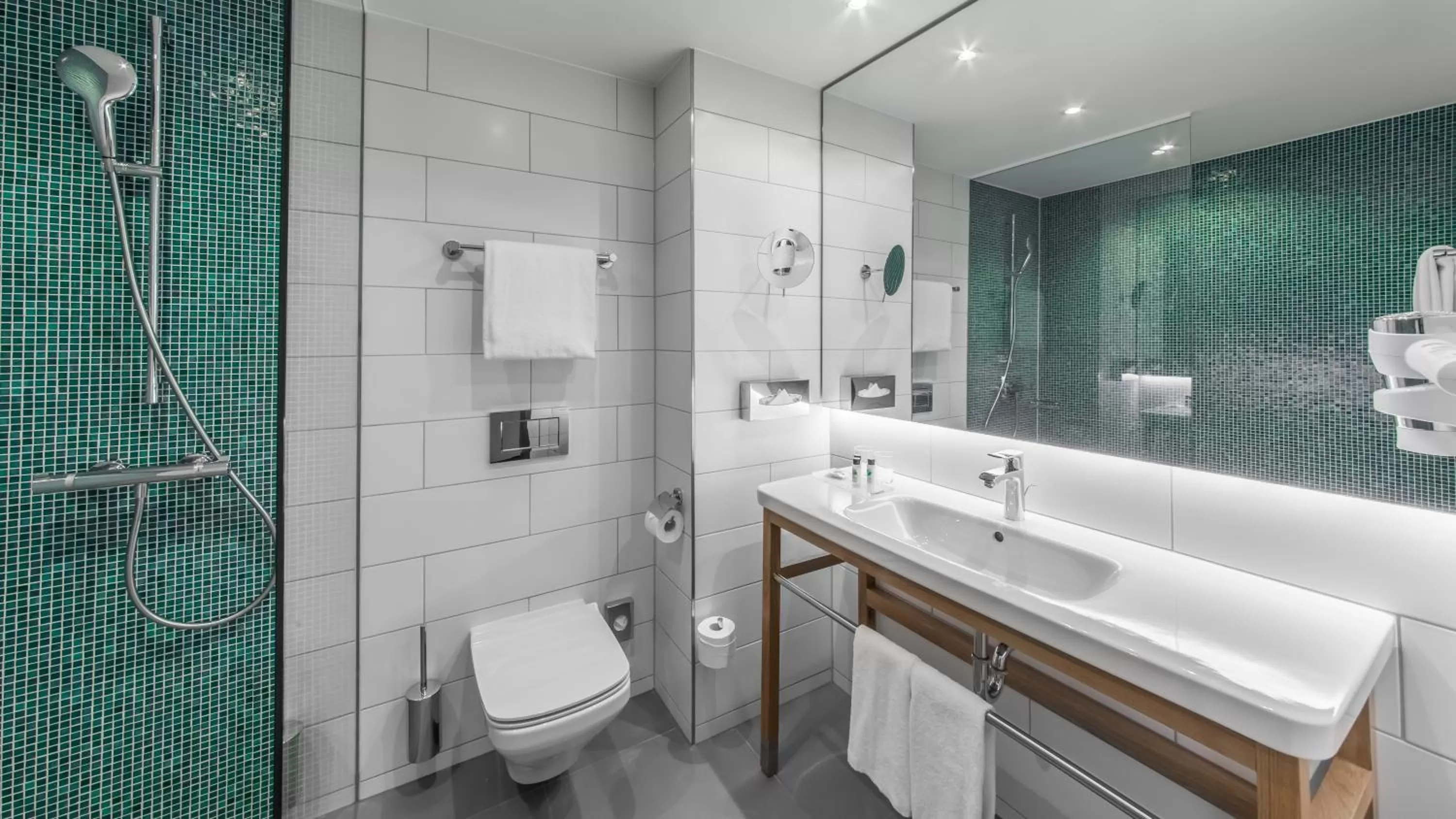 Bathroom in Holiday Inn Munich - Leuchtenbergring by IHG