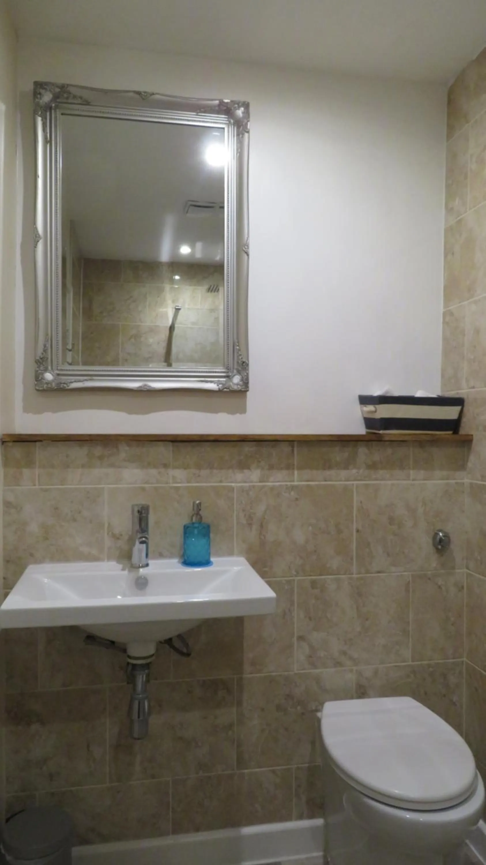 Bathroom in The Wheatsheaf