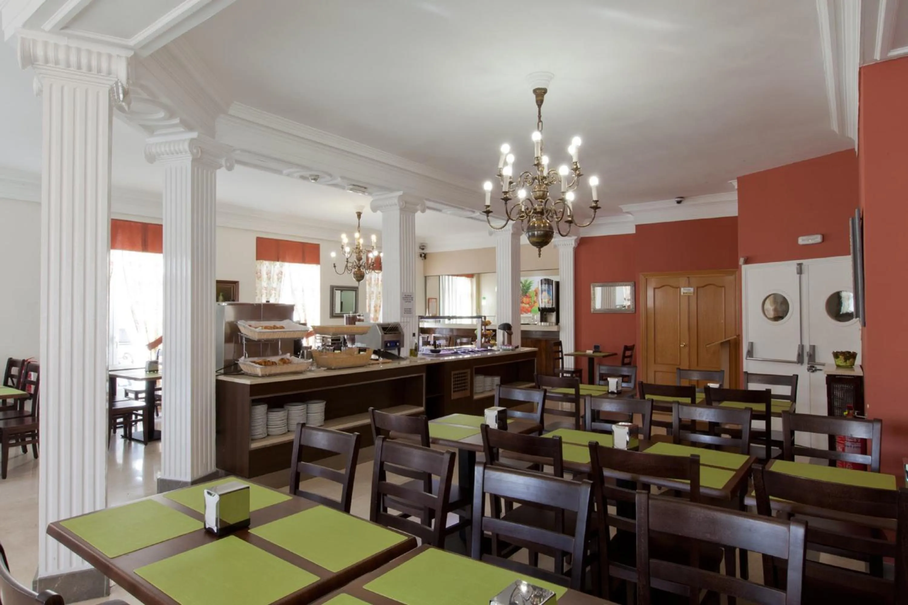 Food and drinks in Hotel Mediodia