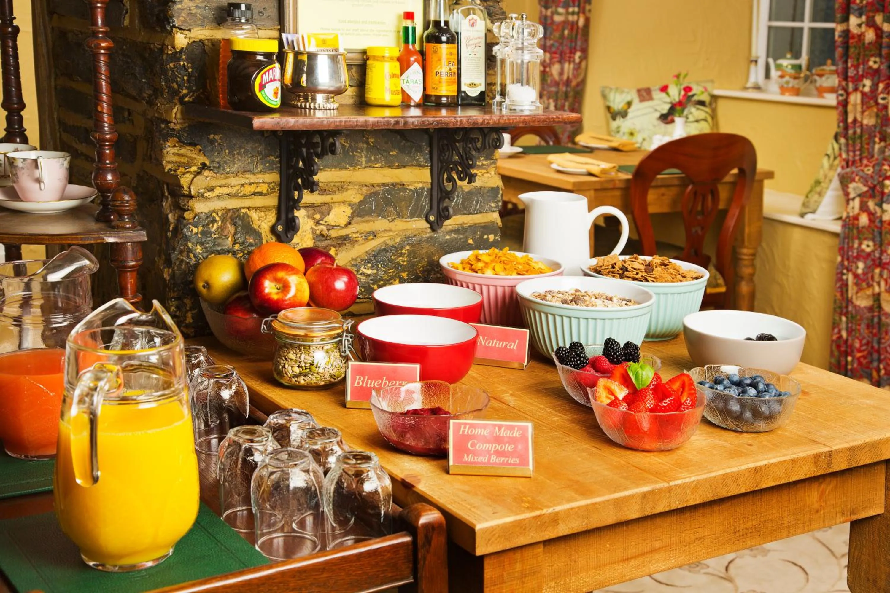 Breakfast in Tinhay Mill