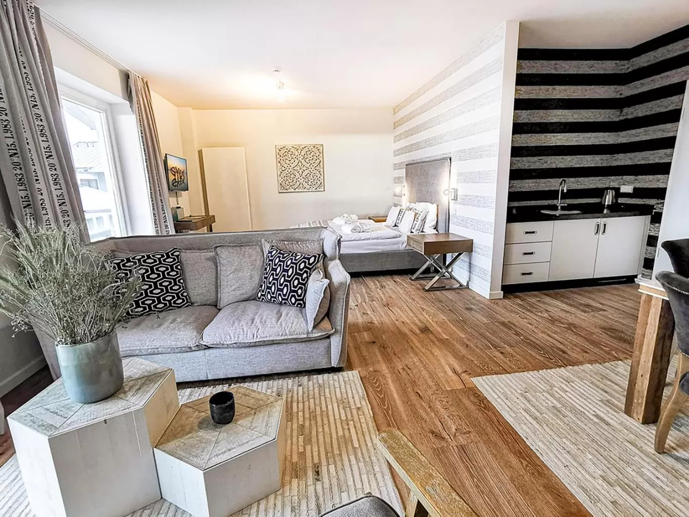 Living room, Seating Area in Easy Living