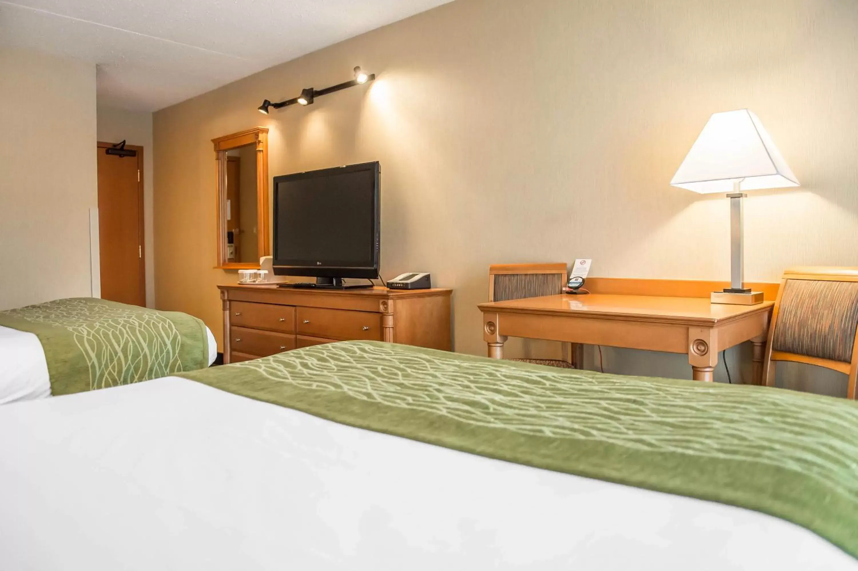 Queen Room with Two Queen Beds - Non-Smoking in Comfort Inn Queen Room with Two Queen Beds - Non-Smoking in Comfort Inn