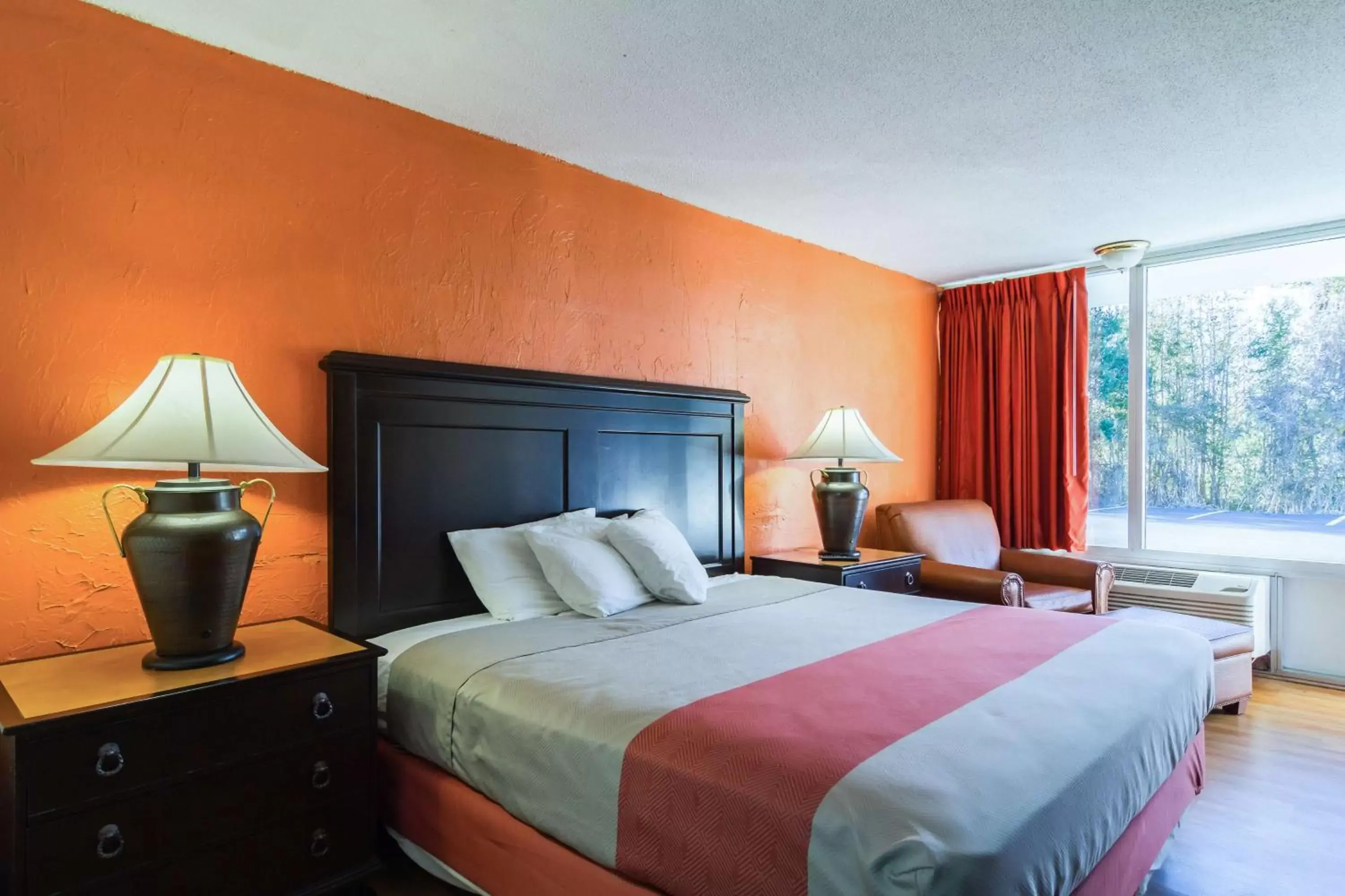 King Room - Smoking in Motel 6-Townsend, GA King Room - Smoking in Motel 6-Townsend, GA