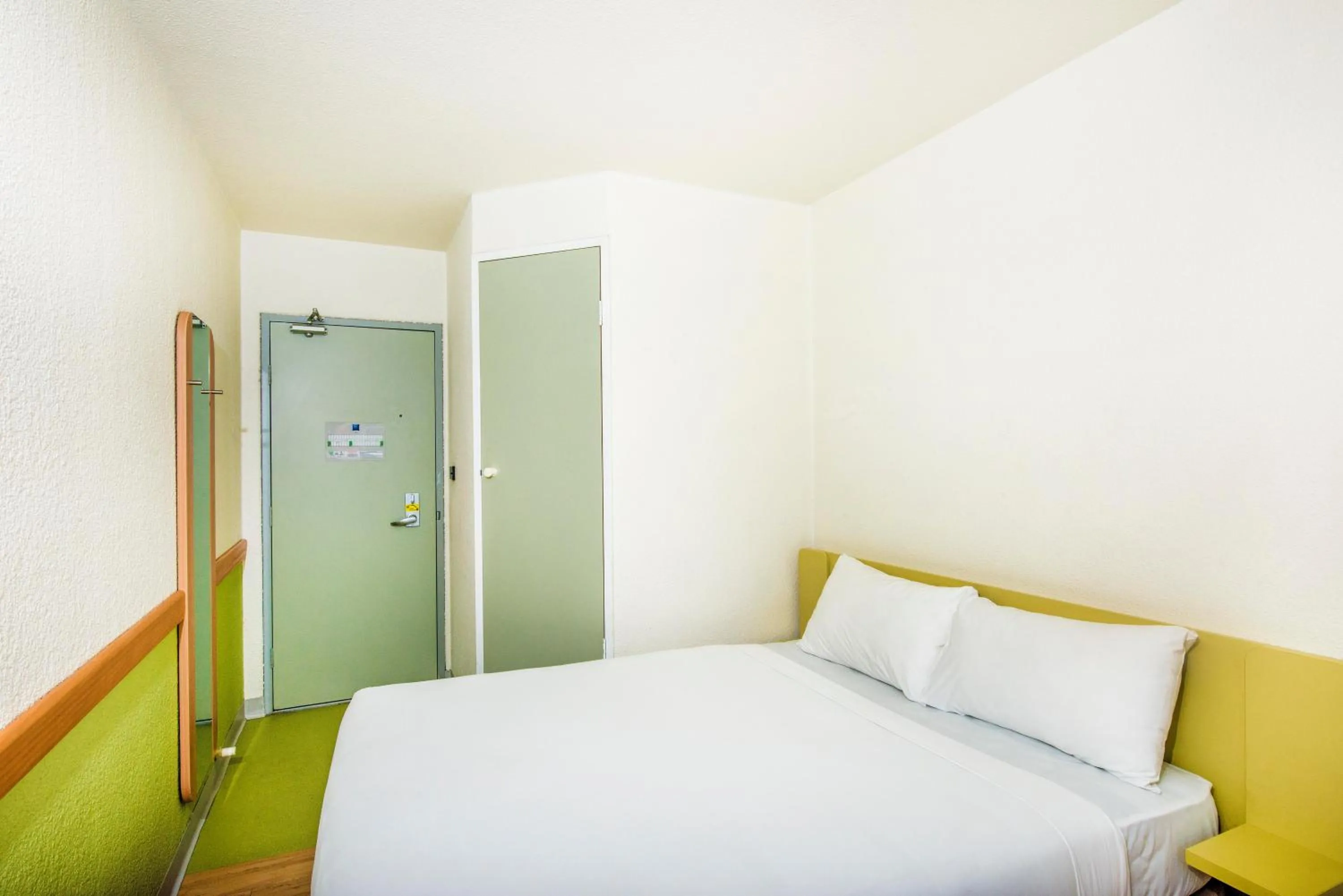 Bedroom, Bed in ibis Budget - Fawkner