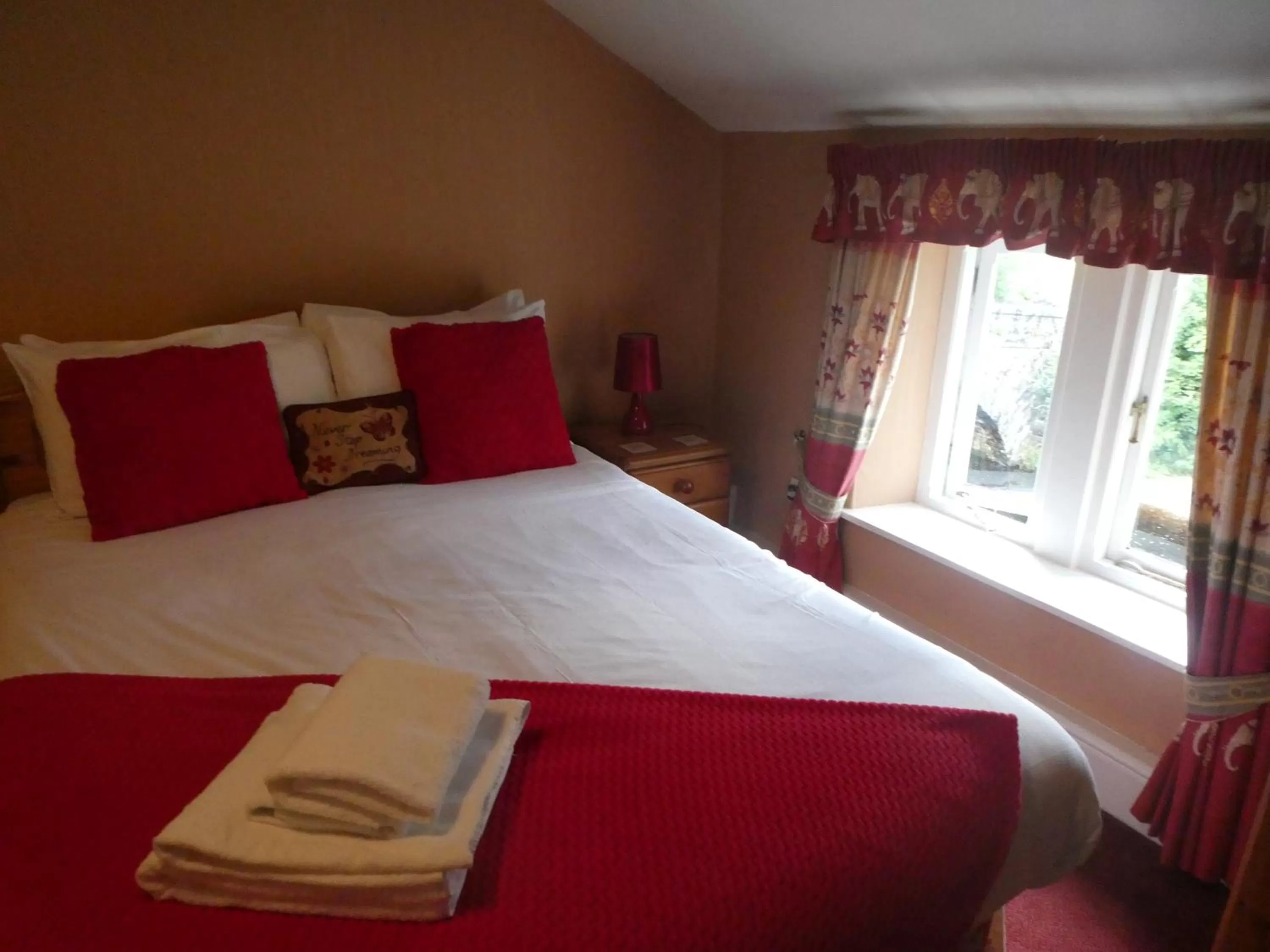 Bed in The George Inn