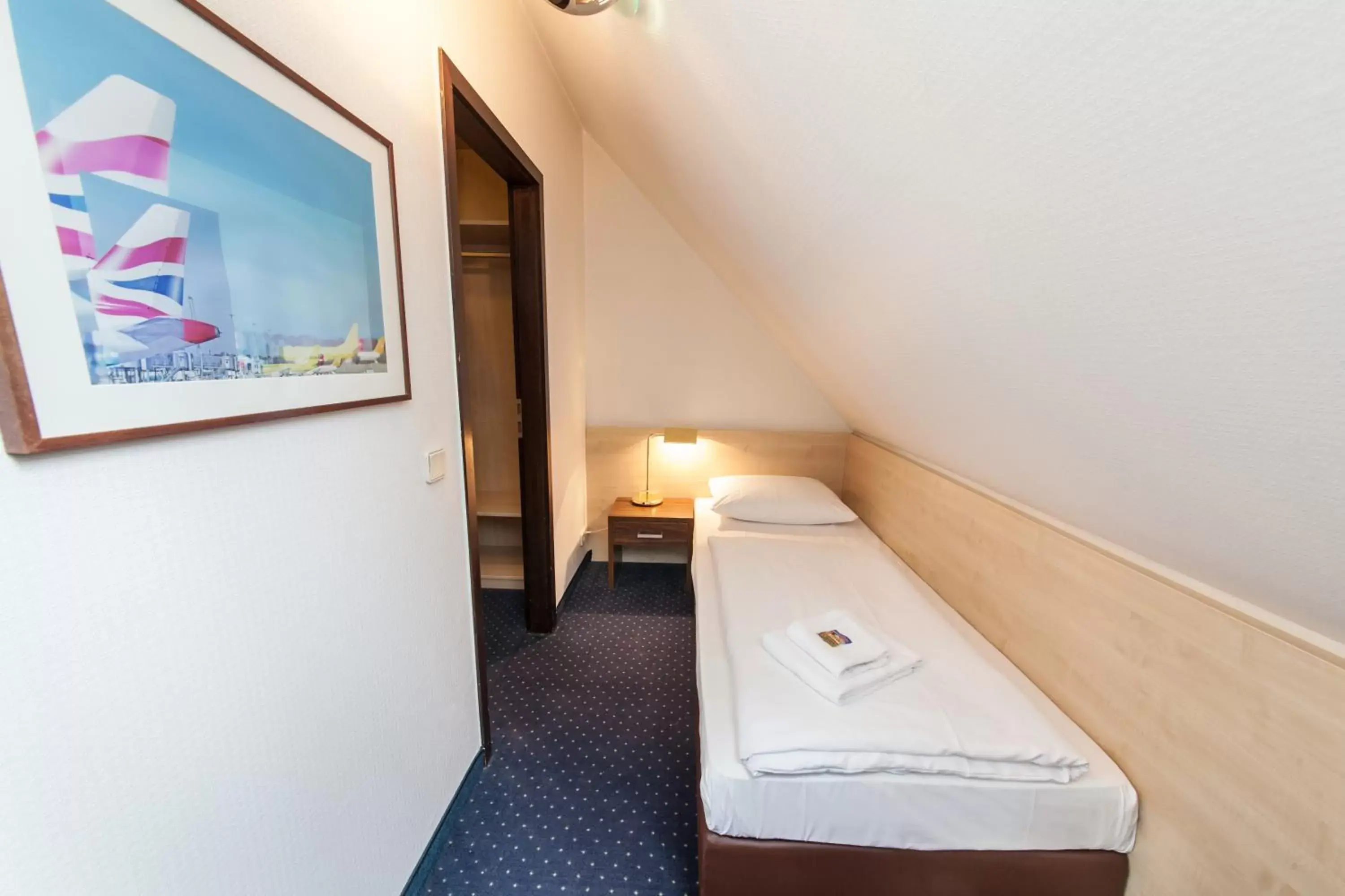 Standard Triple Room in Hotel Mariella Standard Triple Room in Hotel Mariella