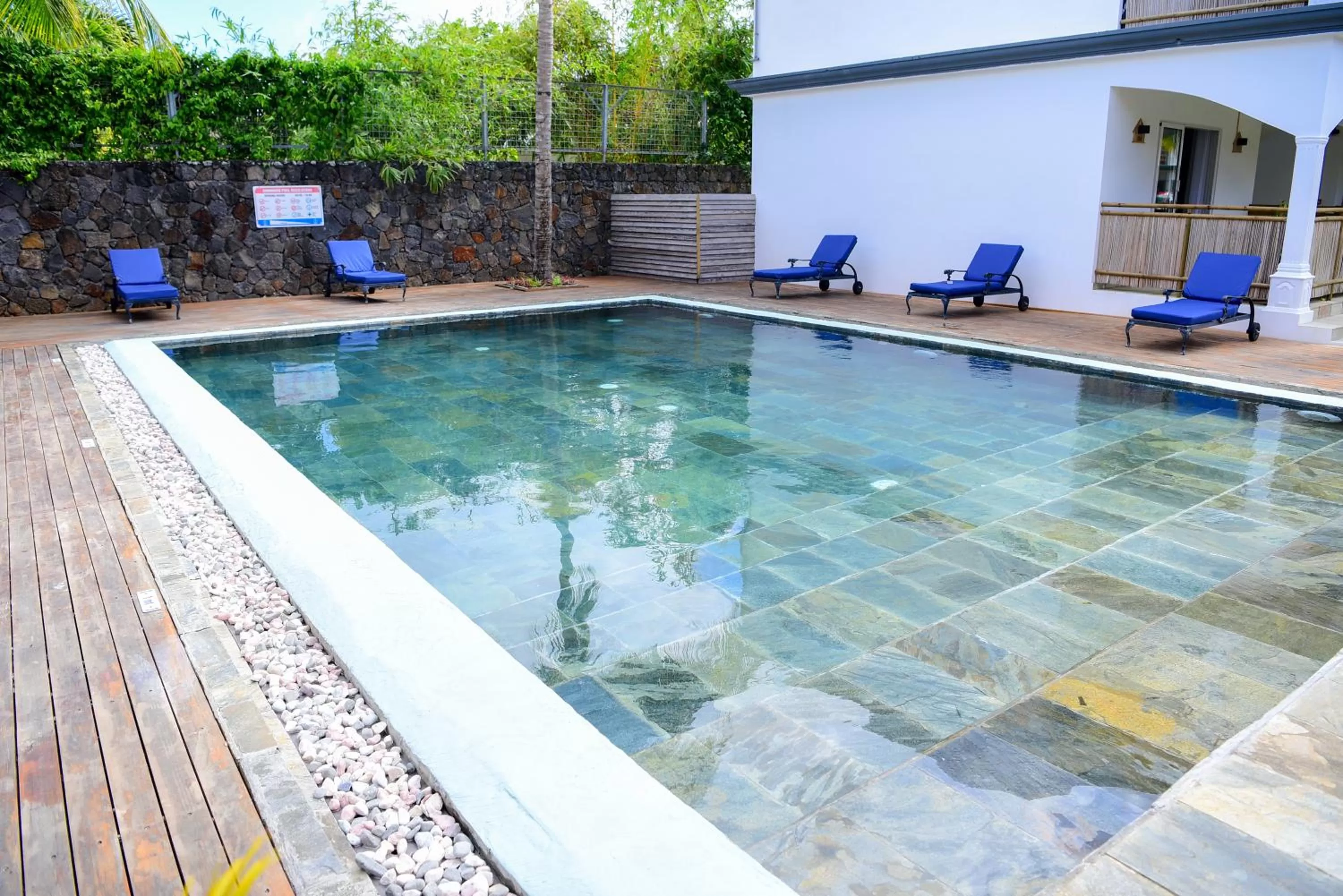 Swimming pool in Maison Du Nord