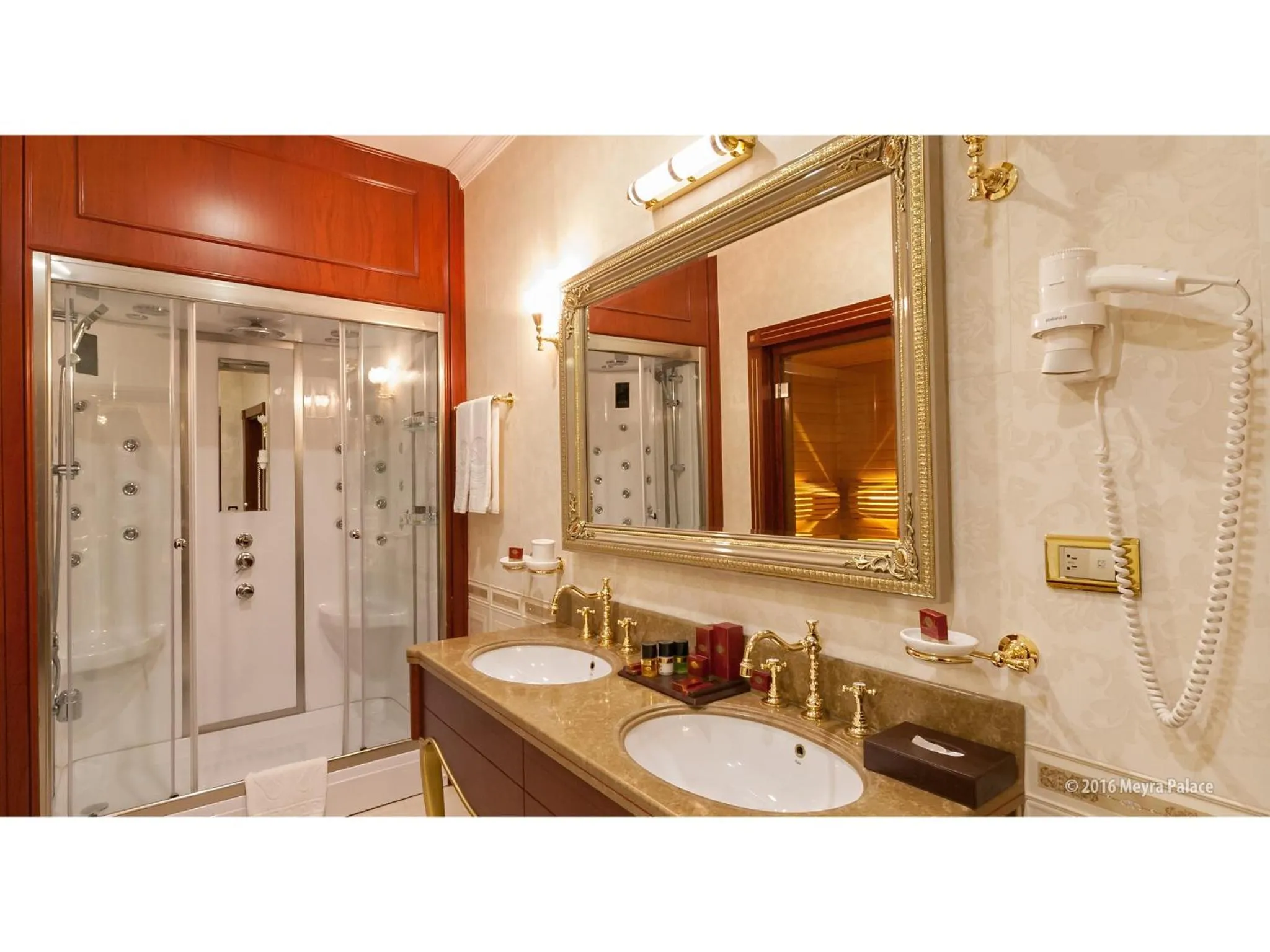 Shower in Meyra Palace