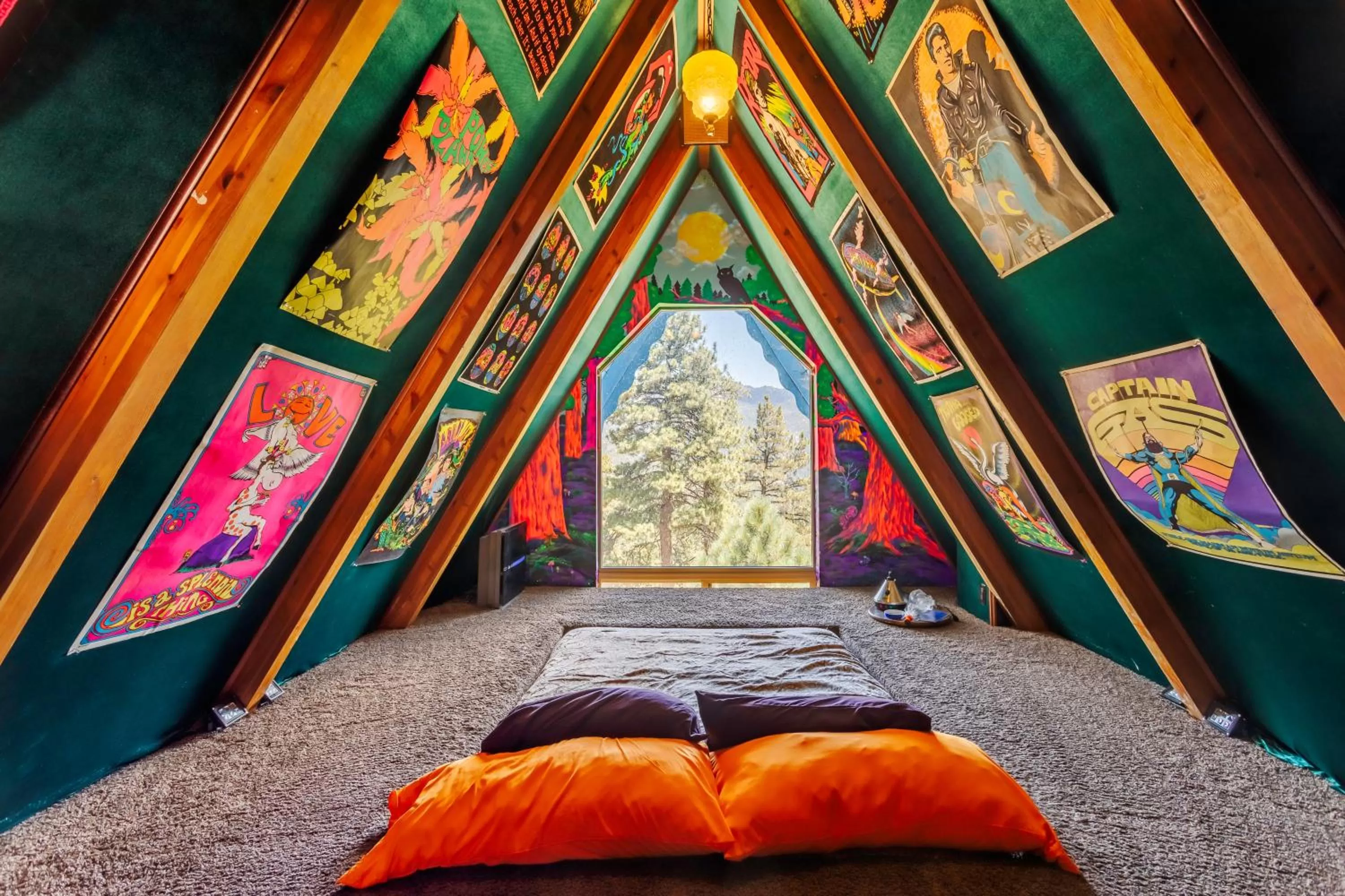 Bed in Hicksville Pines Chalets & Motel