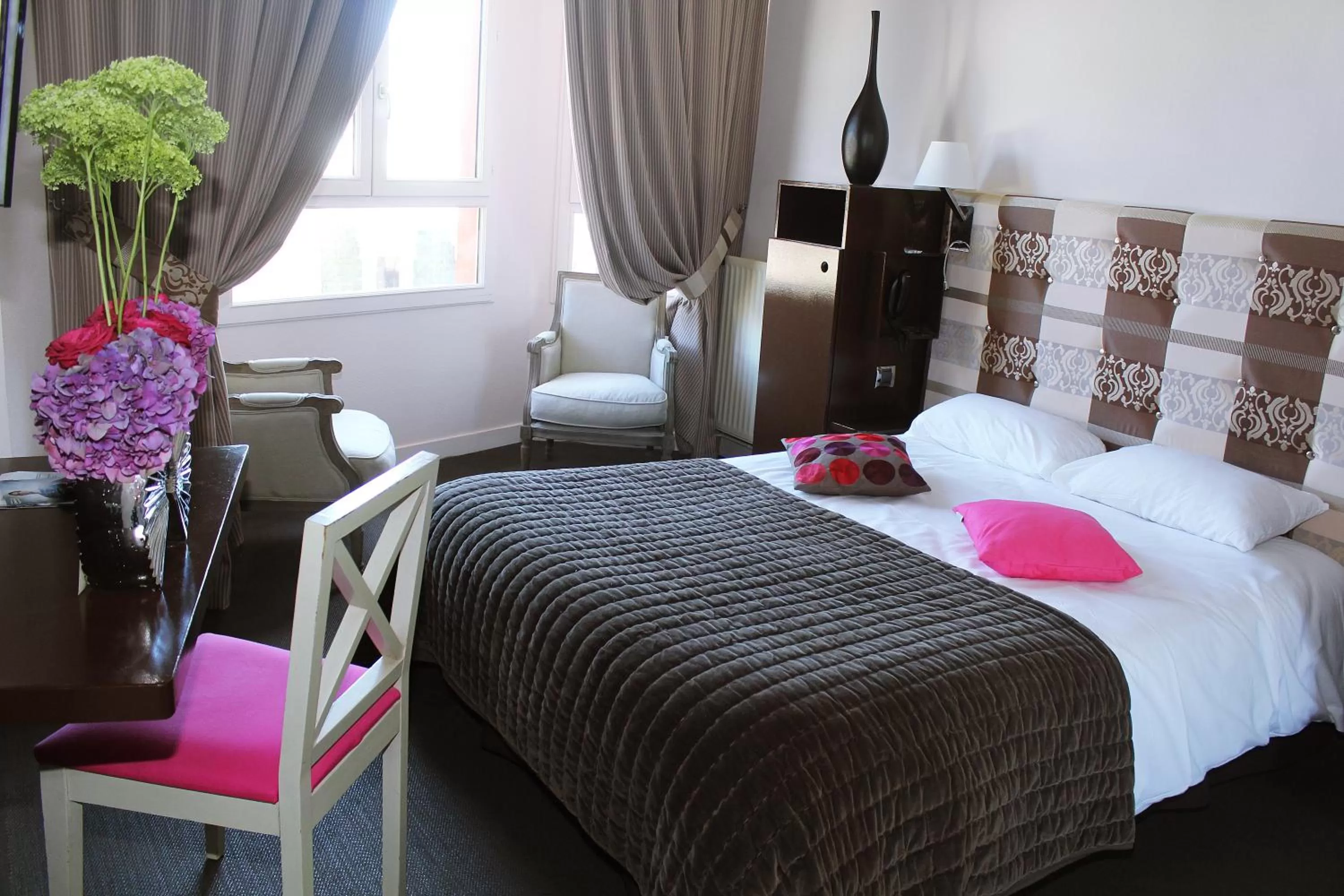 Bedroom, Bed in Hotel Des Bains