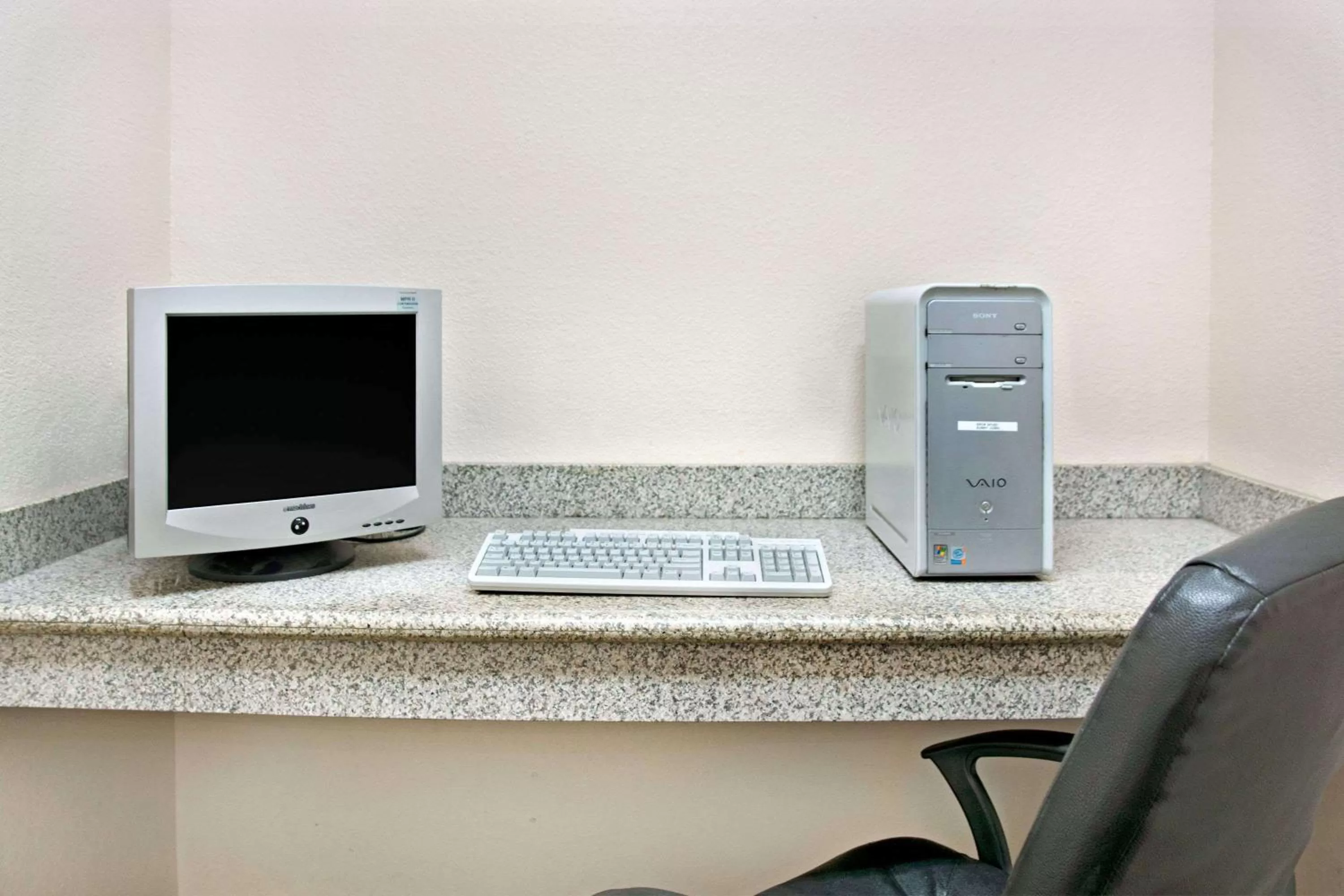 On site, TV/Entertainment Center in Super 8 by Wyndham Humble - Atascocita - FM 1960 I-69