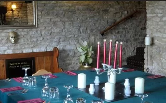 Restaurant/places to eat in The Bird In Hand Inn, Witney