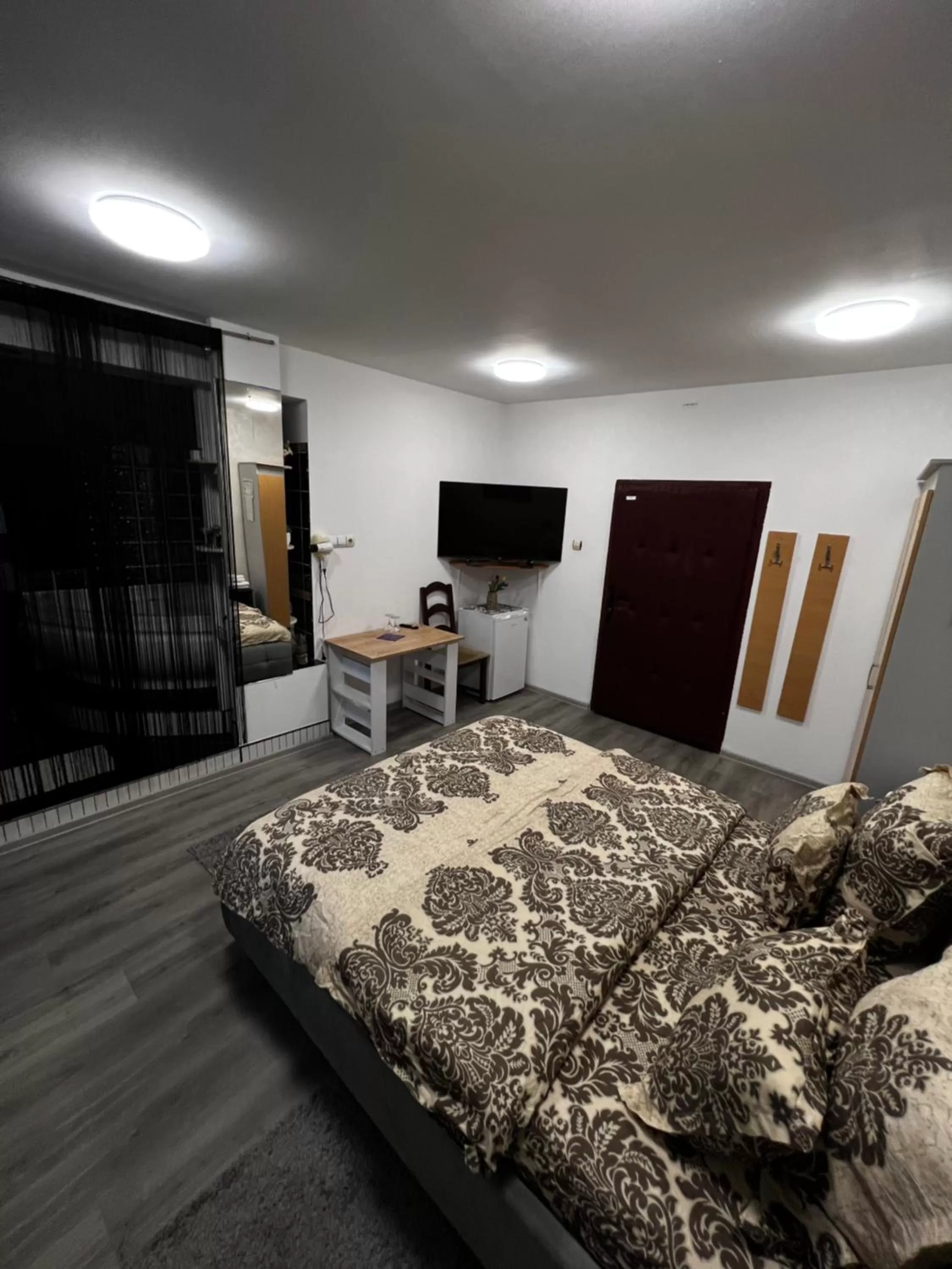 Bed in Pensiunea Old Sheriff