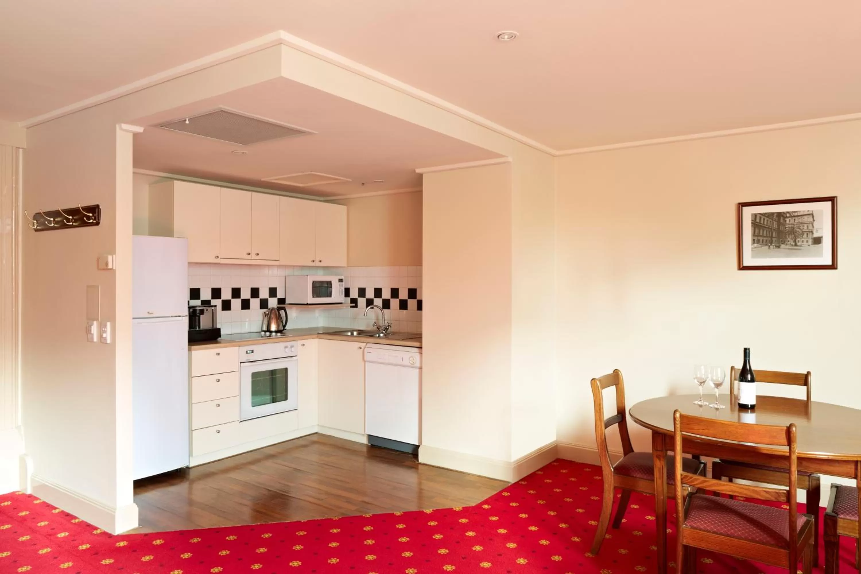 Kitchen or kitchenette in Grand Hotel Melbourne