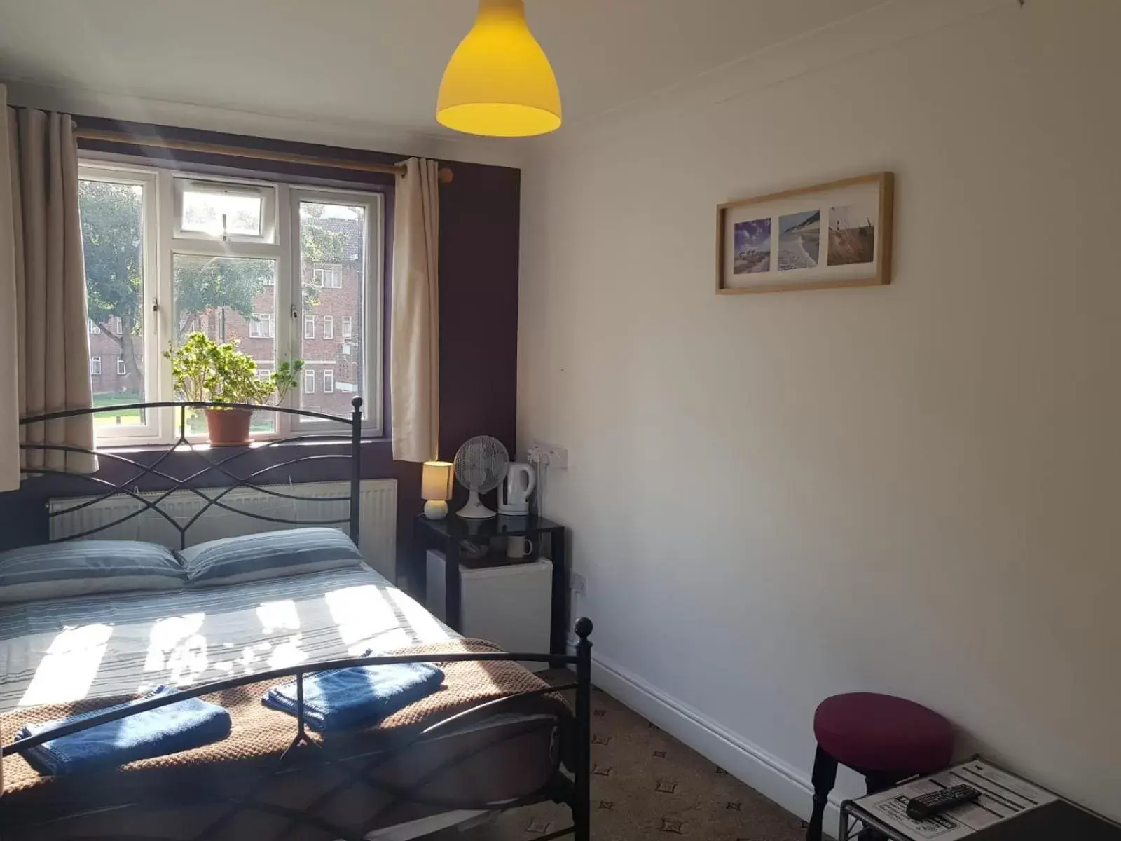 Double Room with Shared Bathroom in Hour Glass Hotel Double Room with Shared Bathroom in Hour Glass Hotel